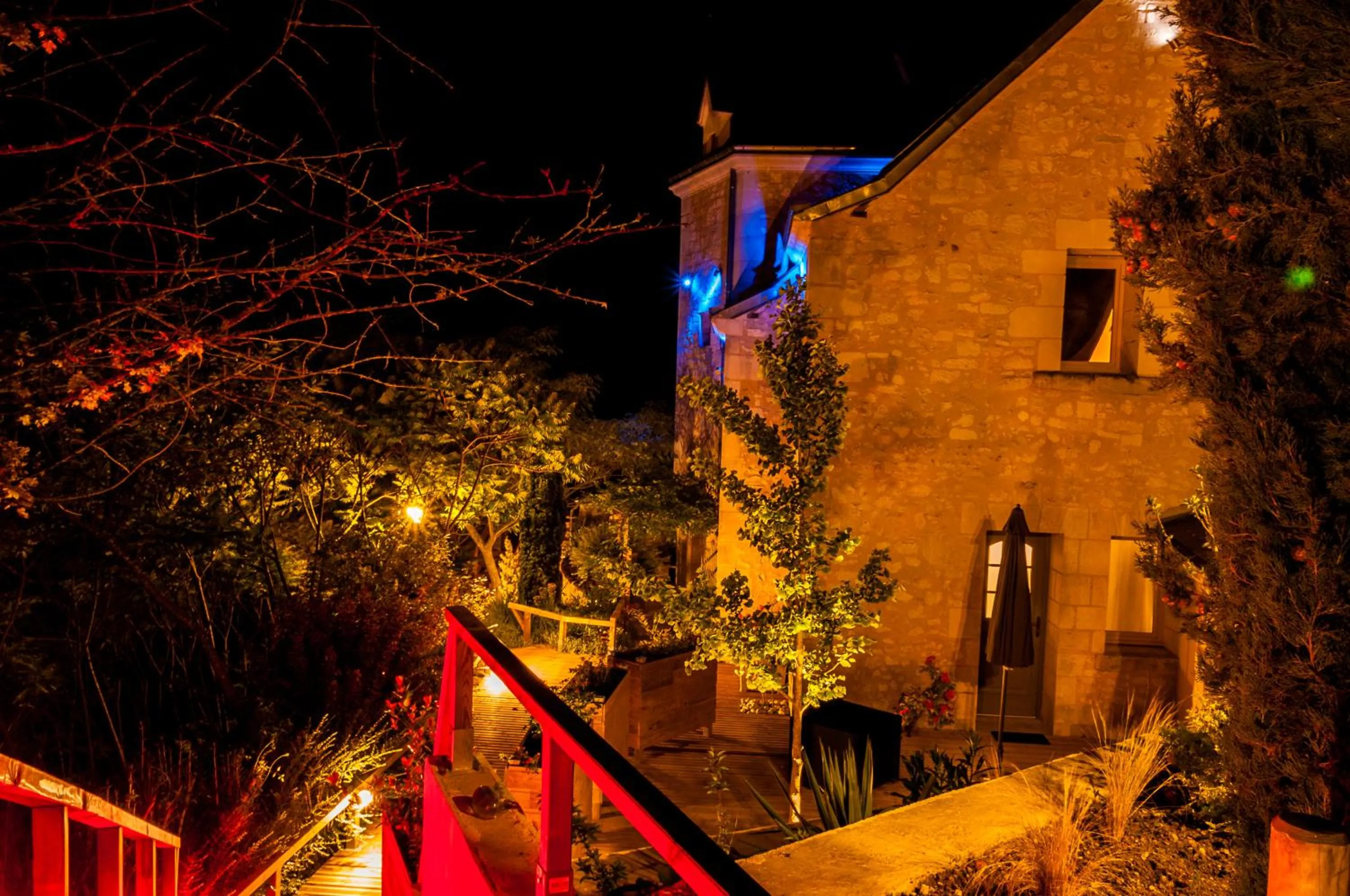 Property building in Logis Hôtels Troglododo