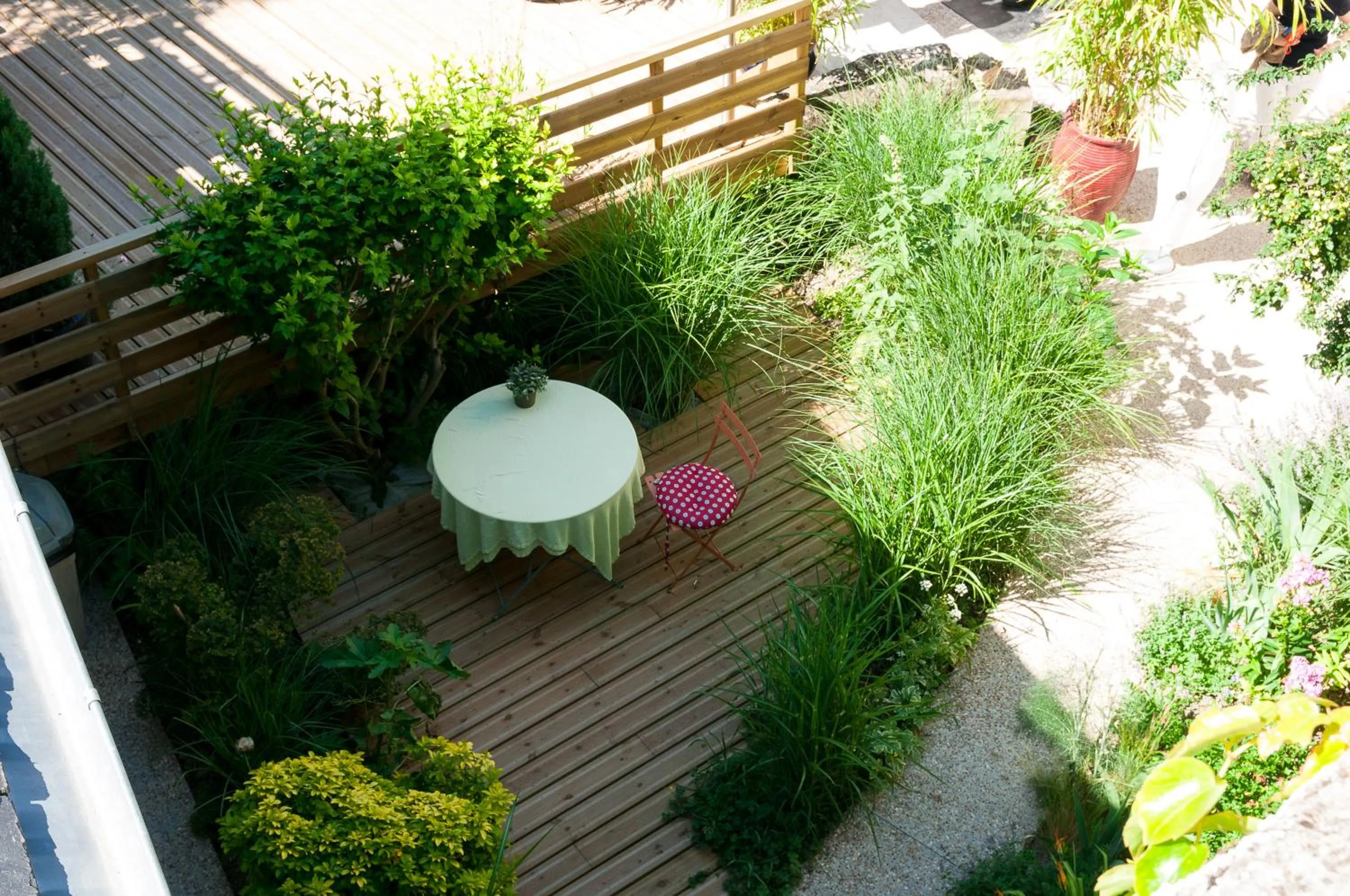 Balcony/Terrace in Logis Hôtels Troglododo