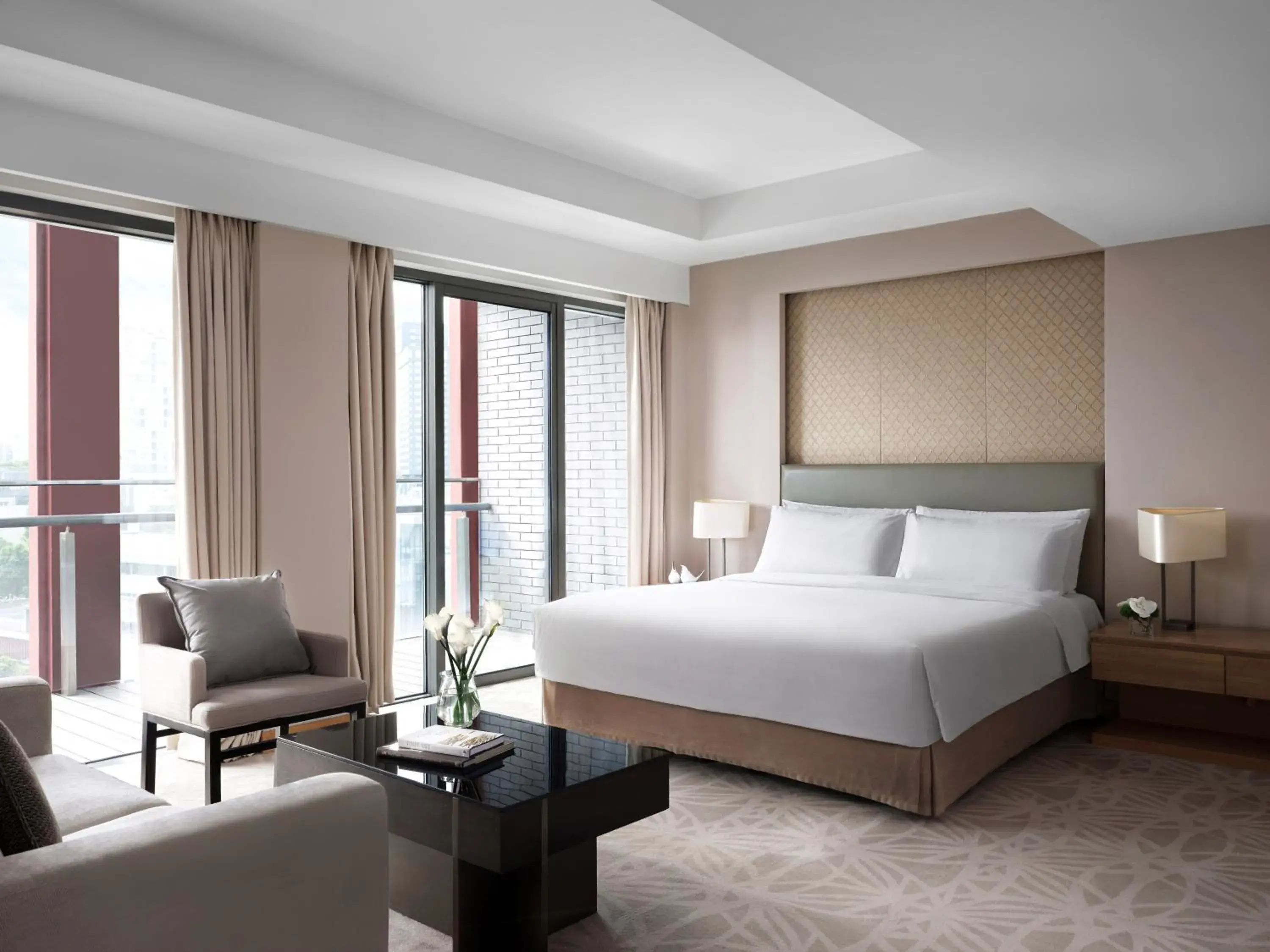 Club Junior Suite King - single occupancy in Cordis, Foshan, Lingnan Tiandi - Free Shuttle Bus to Canton Fair Club Junior Suite King - single occupancy in Cordis, Foshan, Lingnan Tiandi - Free Shuttle Bus to Canton Fair