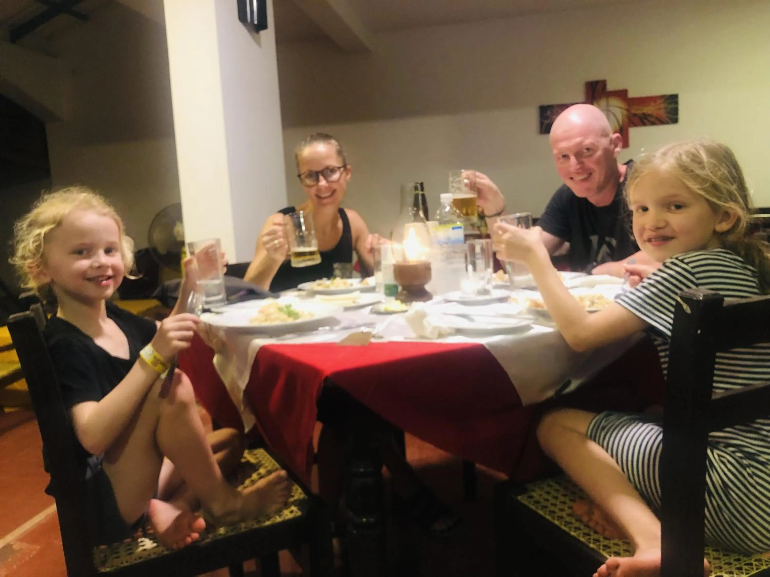 Restaurant/places to eat in Hotel Hemadan