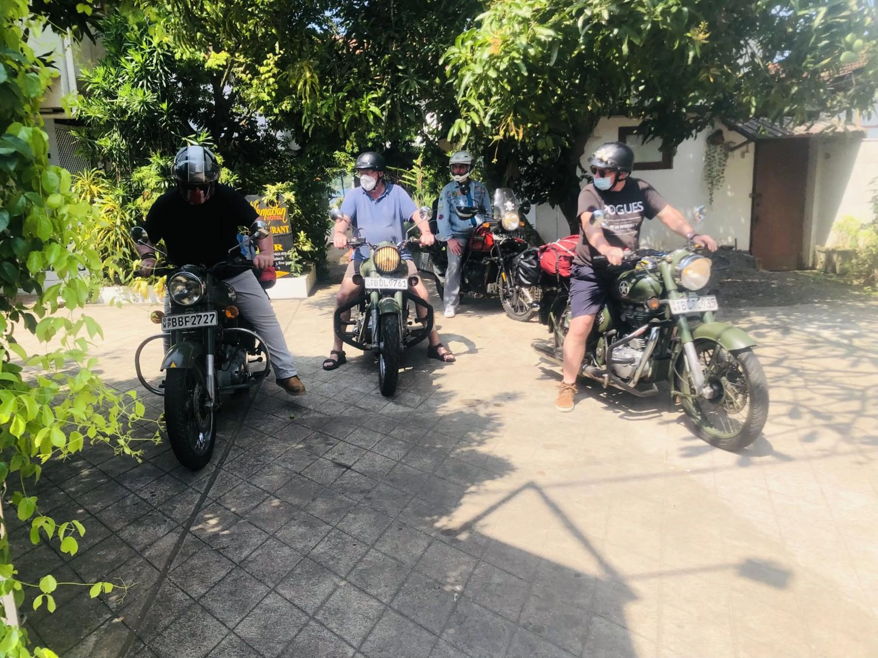 Property building in Hotel Hemadan