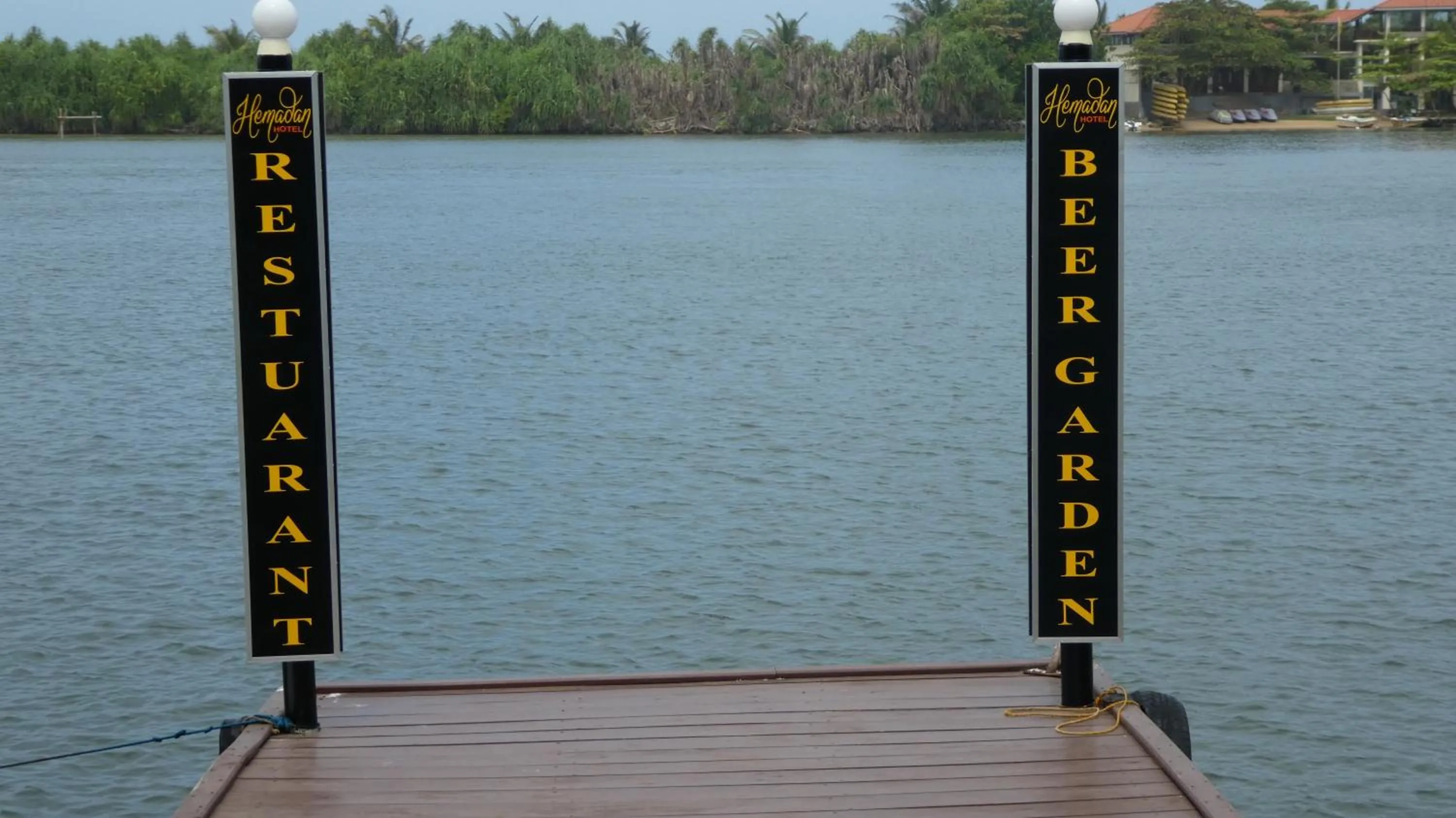 Property building in Hotel Hemadan