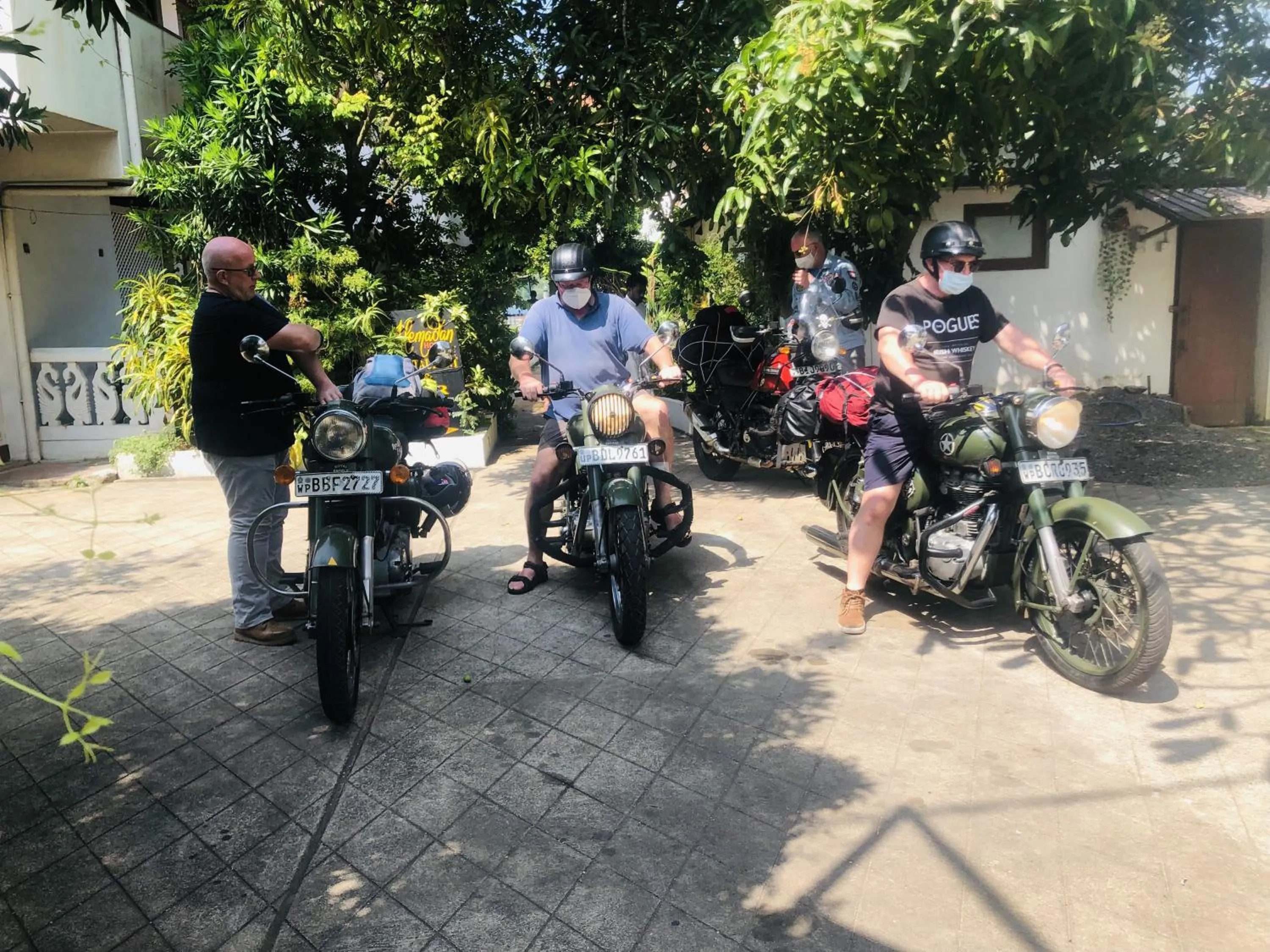 Property building in Hotel Hemadan