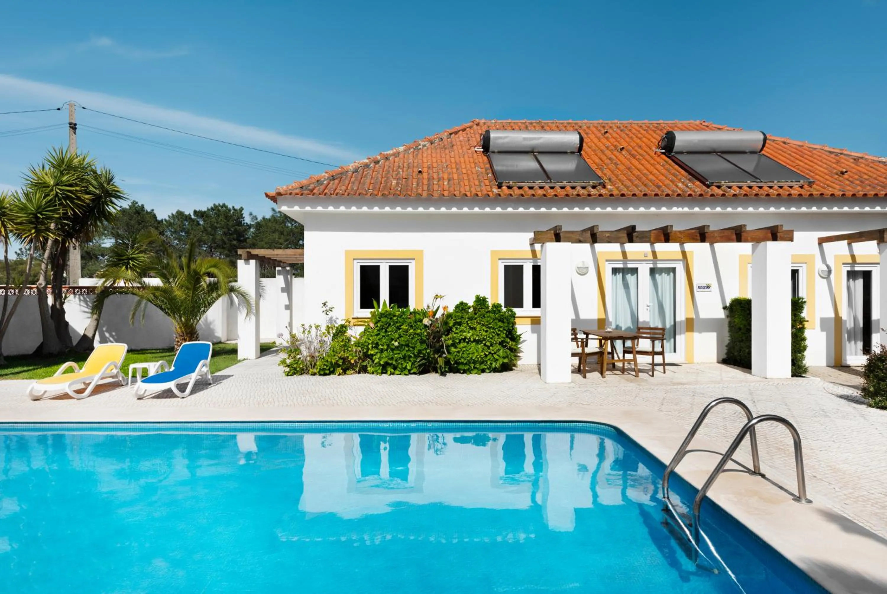 Swimming pool in Quinta Do Moinho De Vento - Duna Parque Resorts & Hotels