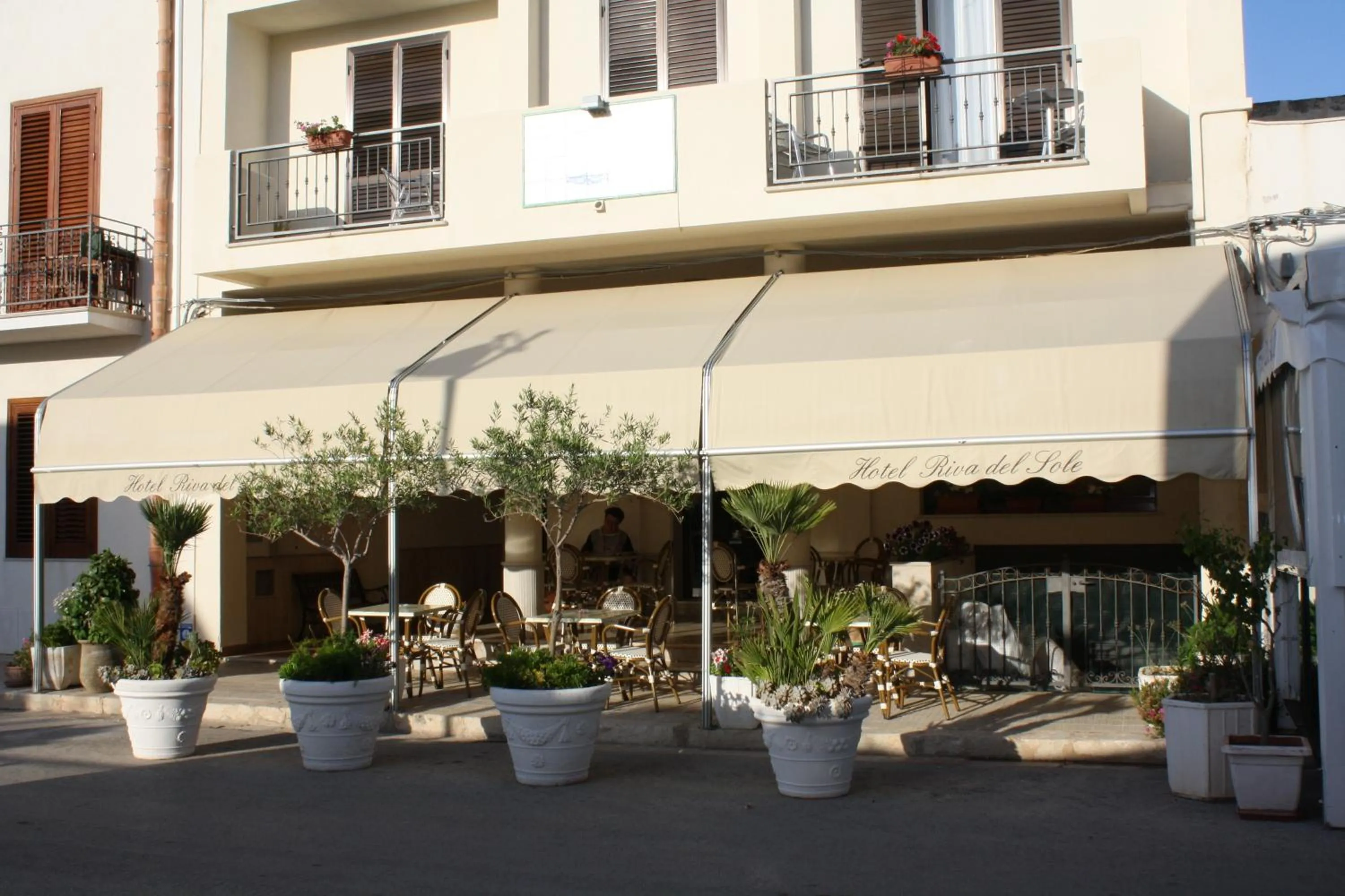 Facade/entrance in Hotel Riva Del Sole