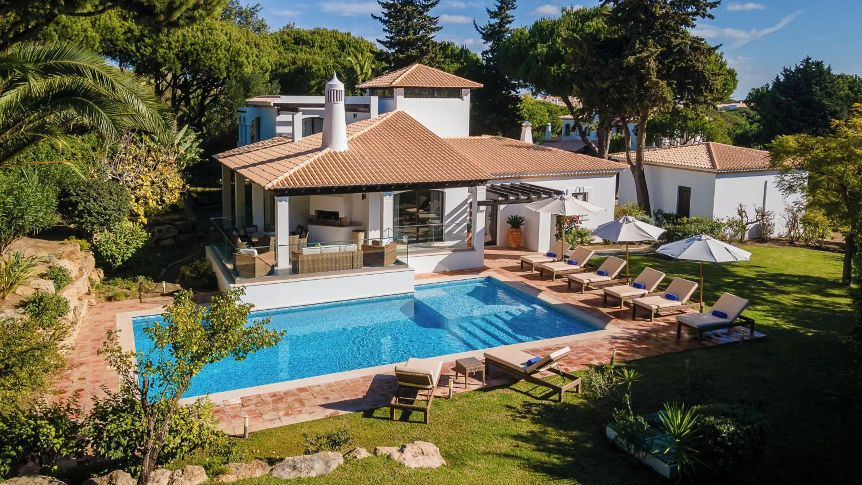 Swimming pool in Pine Cliffs Village