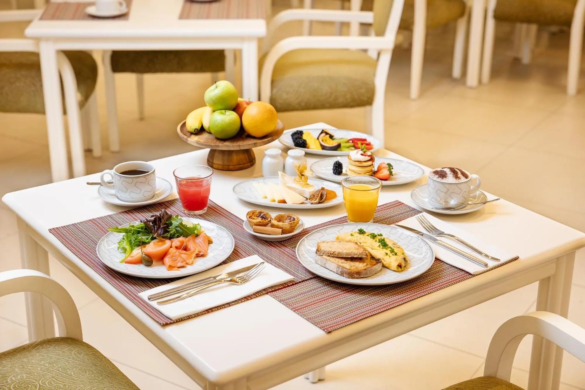 Buffet breakfast in Pine Cliffs Village