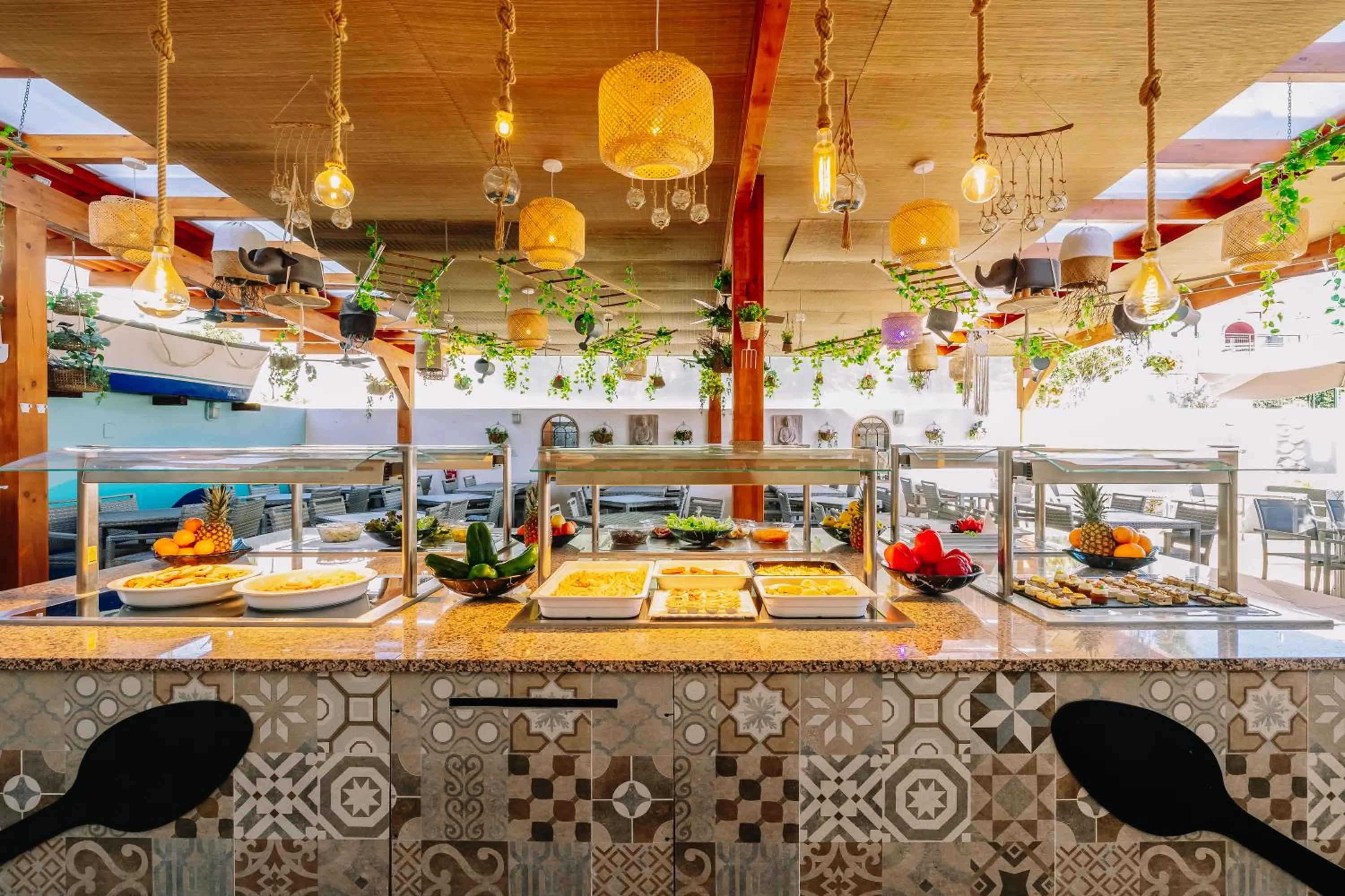 Restaurant/places to eat in Grand Muthu Forte Da Oura