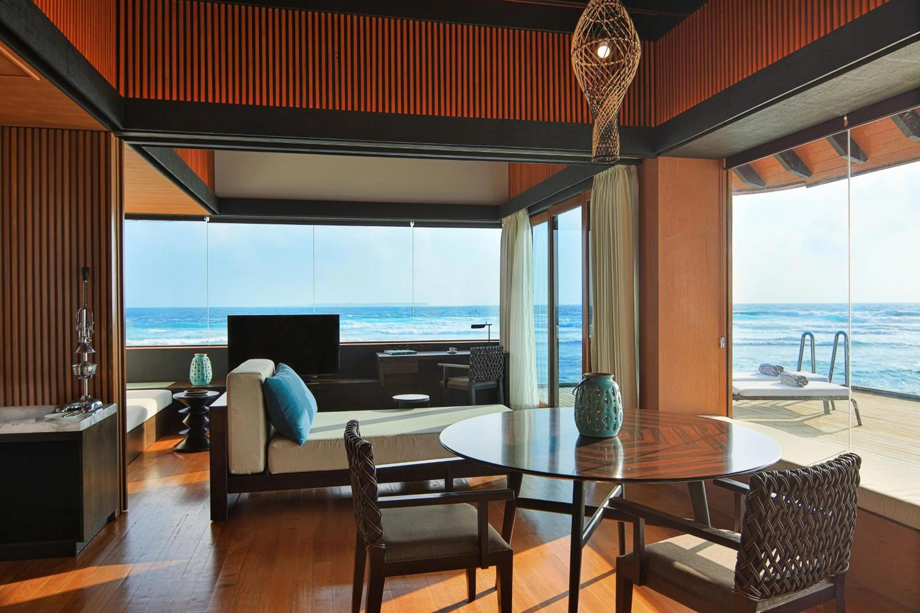 Photo of the whole room in The Westin Maldives Miriandhoo Resort