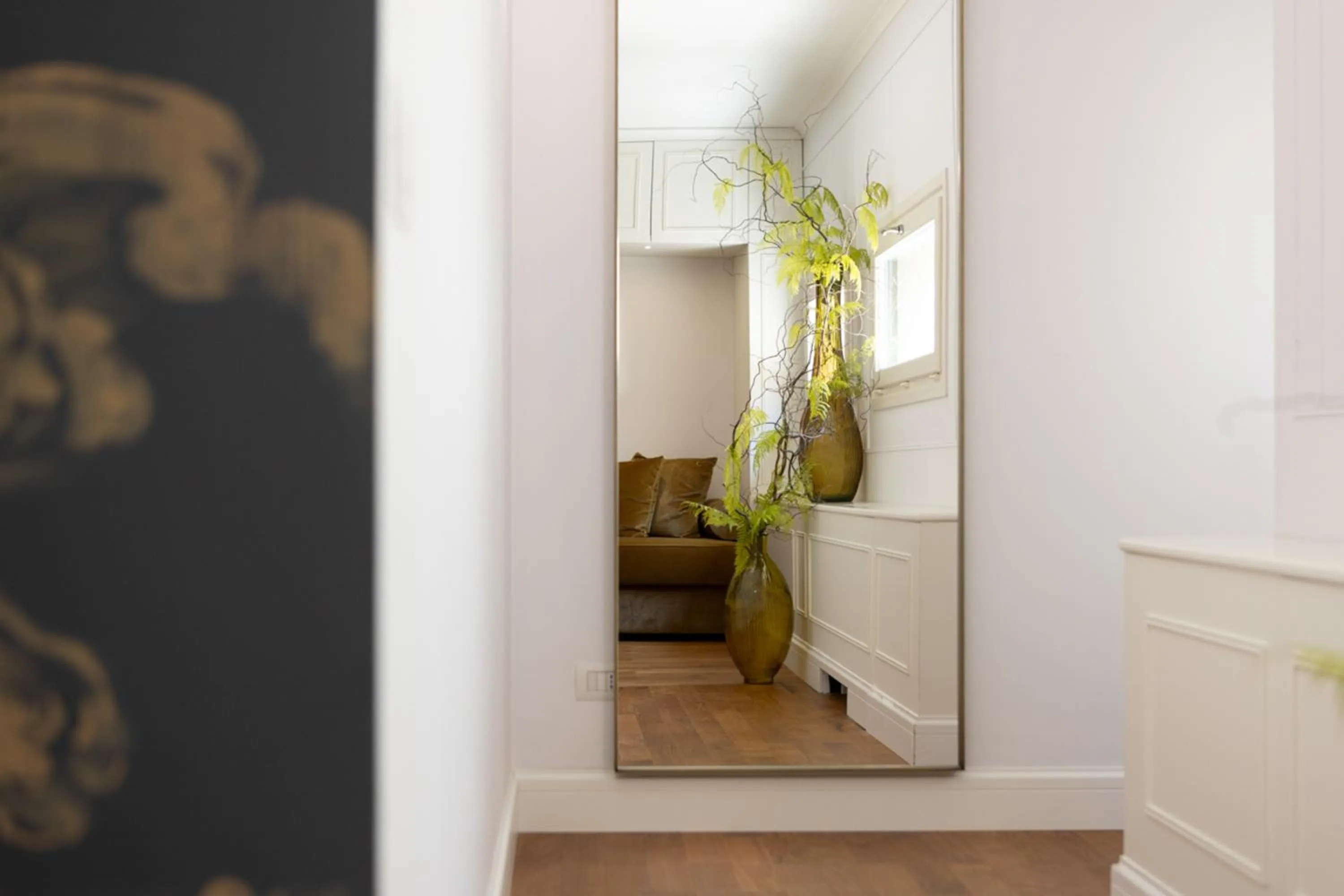 Decorative detail in Corte Calzaiuoli Elegant Suites