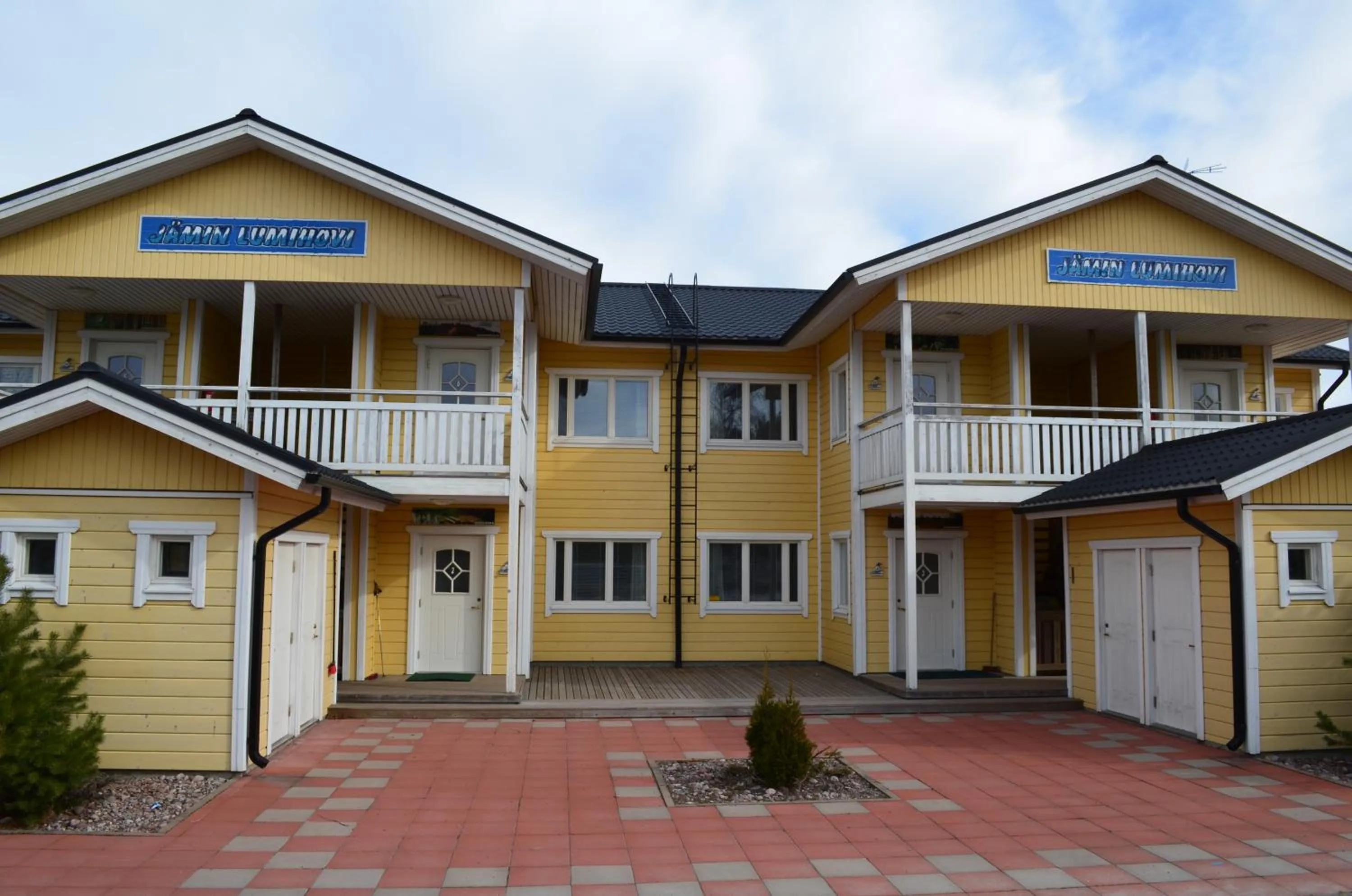 Facade/entrance in Huoneistohotelli Lumihovi