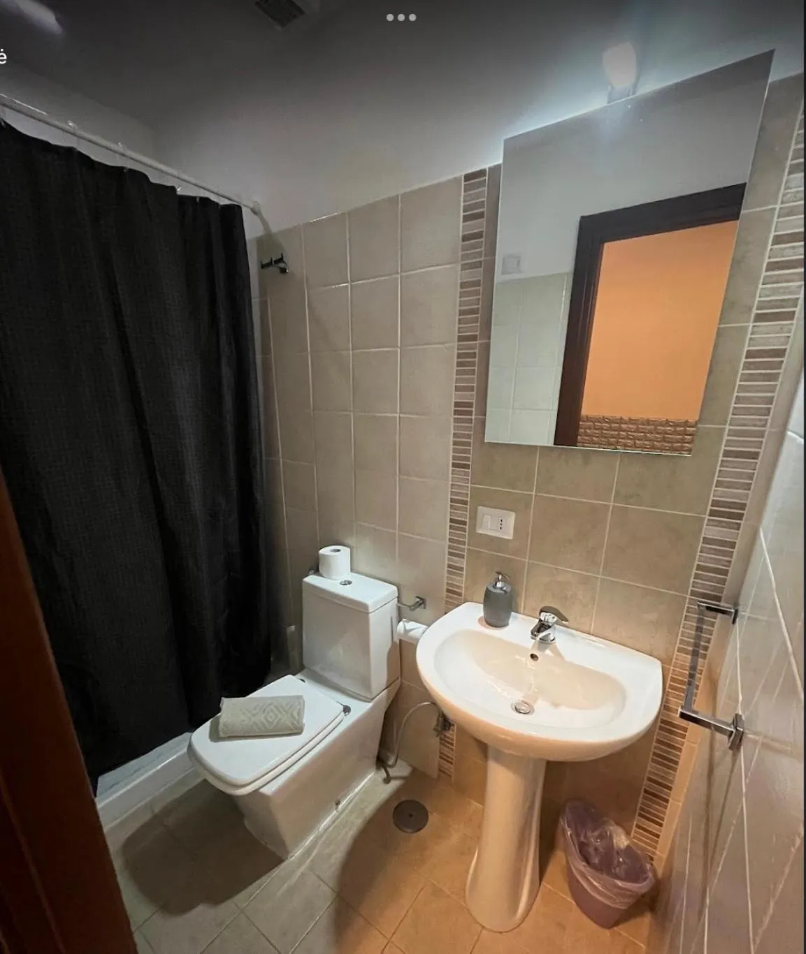 Vegan Inn Airport - Adults Only - LATE CHECK IN