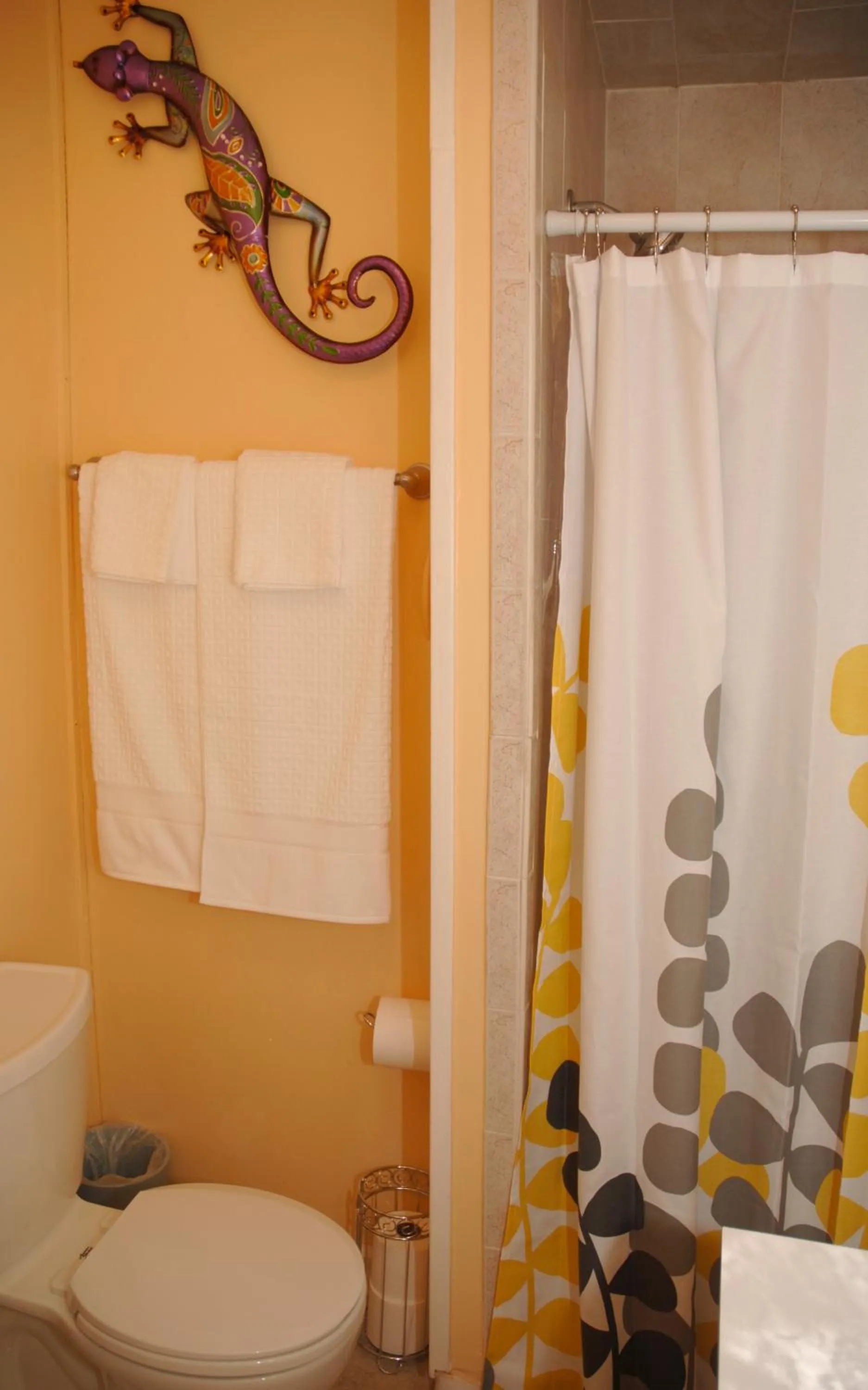 Adorable Historic Downtown Apartment