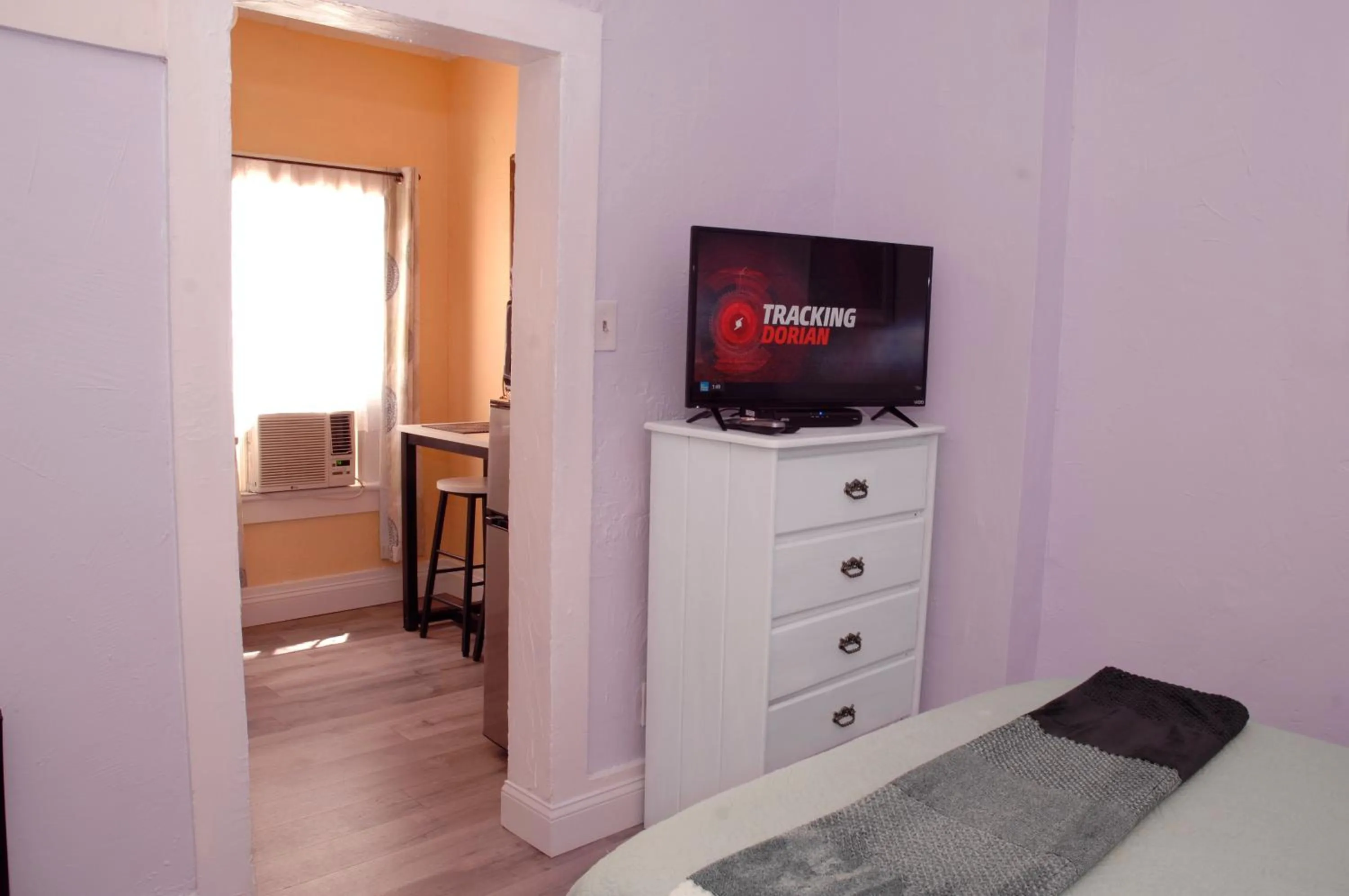 TV and multimedia, Bed in Adorable Historic Downtown Apartment