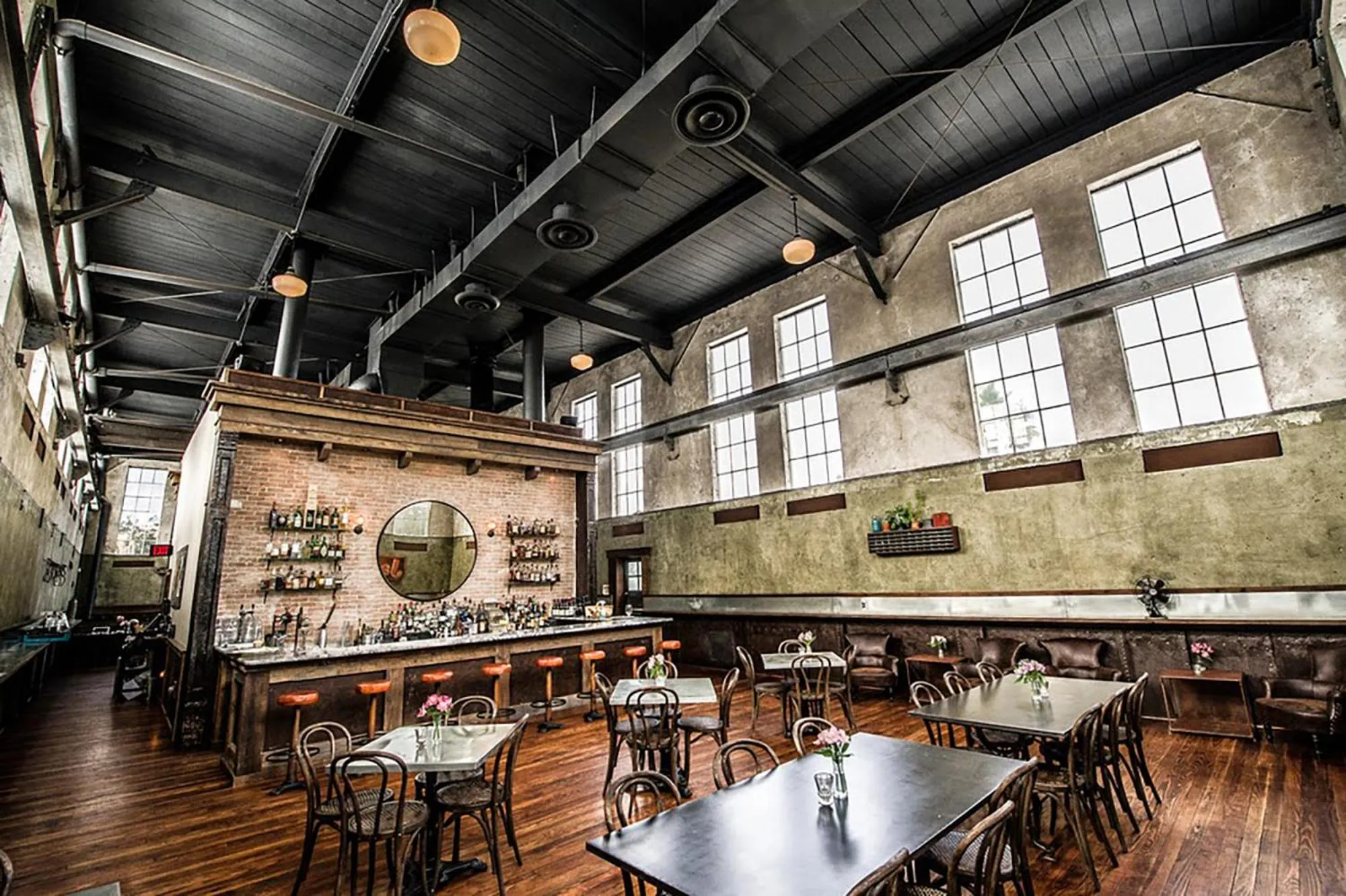 Restaurant/places to eat in Adorable Historic Downtown Apartment