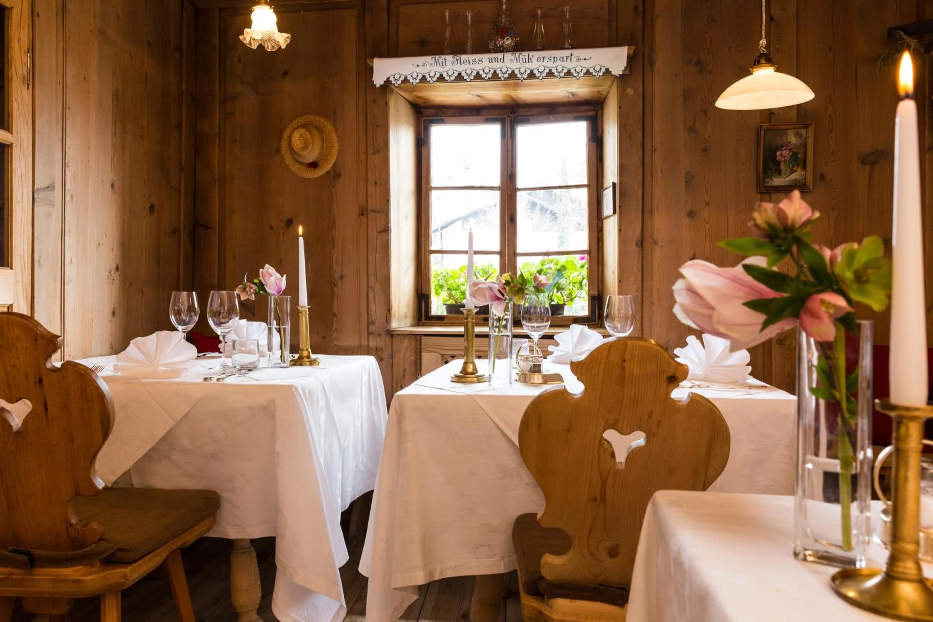 Restaurant/places to eat in Hotel Heubad