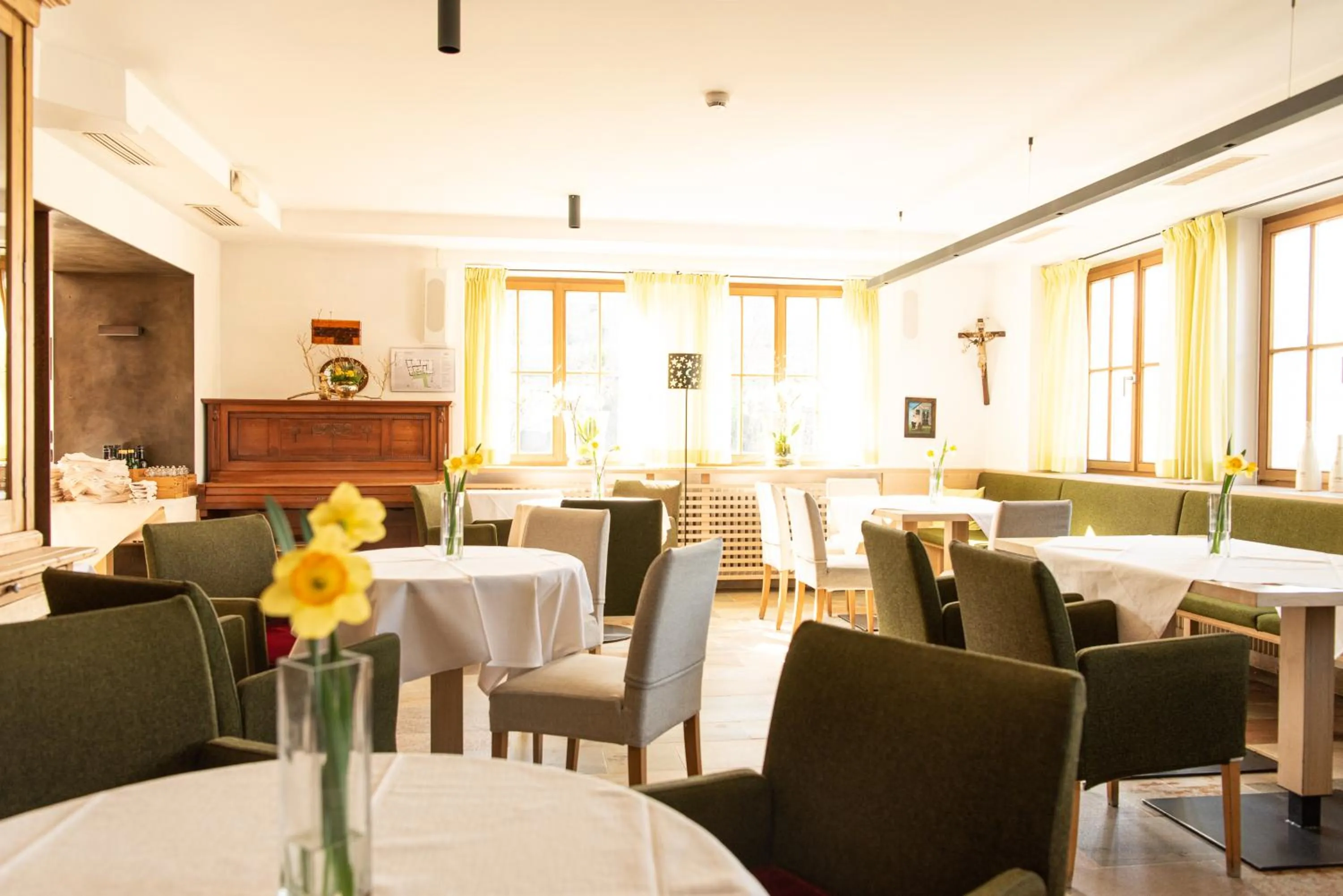 Restaurant/places to eat in Hotel Heubad