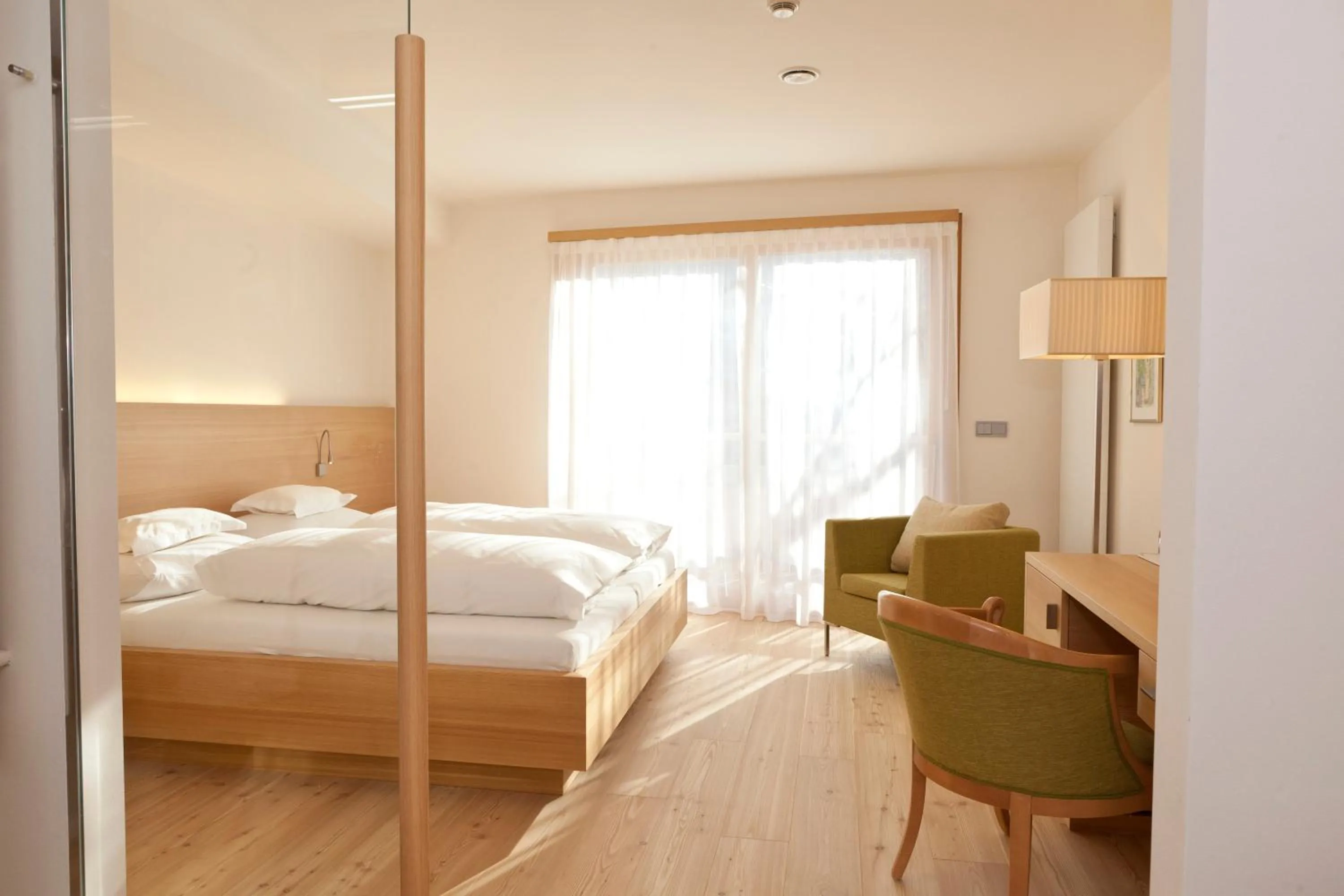 Photo of the whole room, Bed in Hotel Heubad