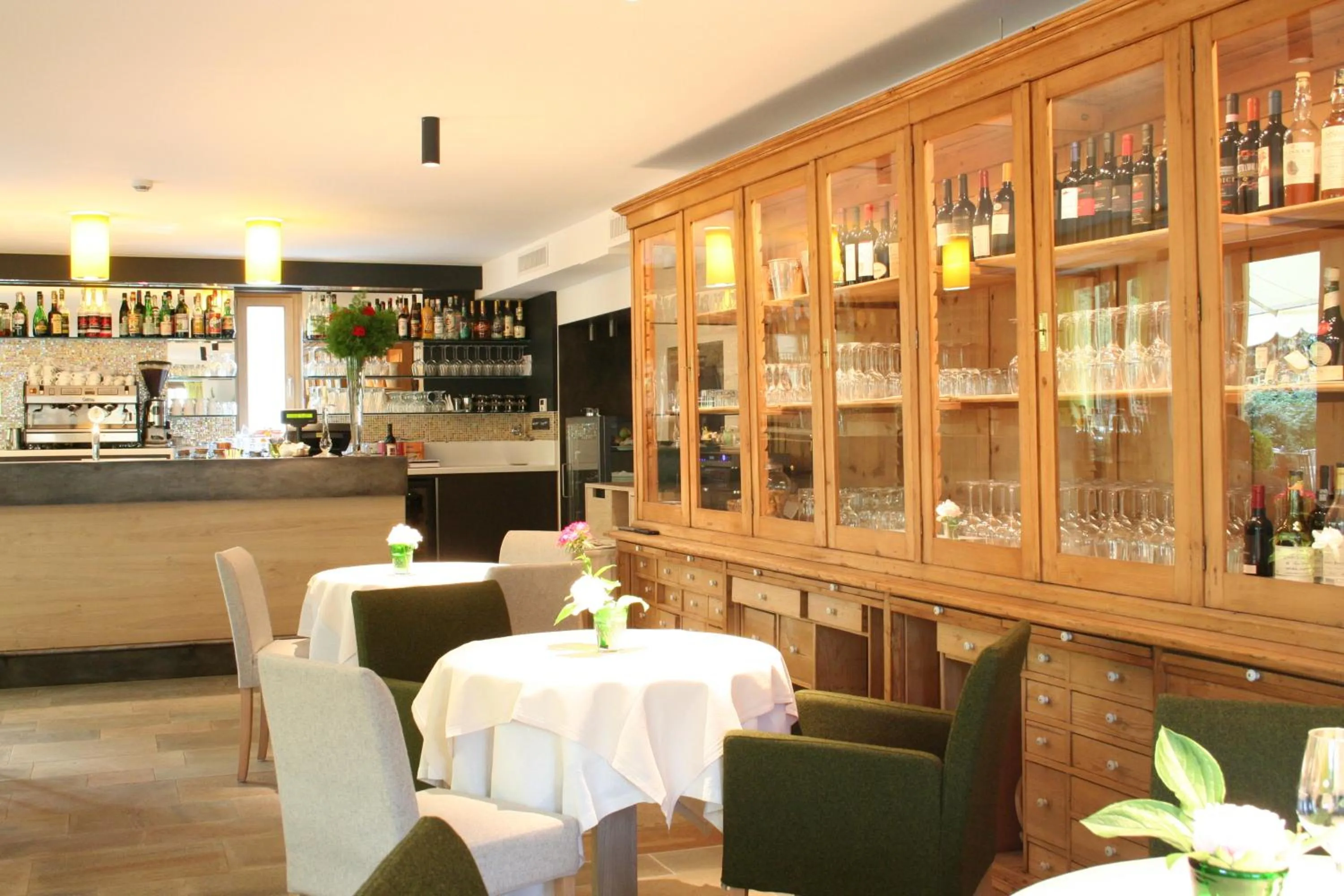 Restaurant/places to eat in Hotel Heubad