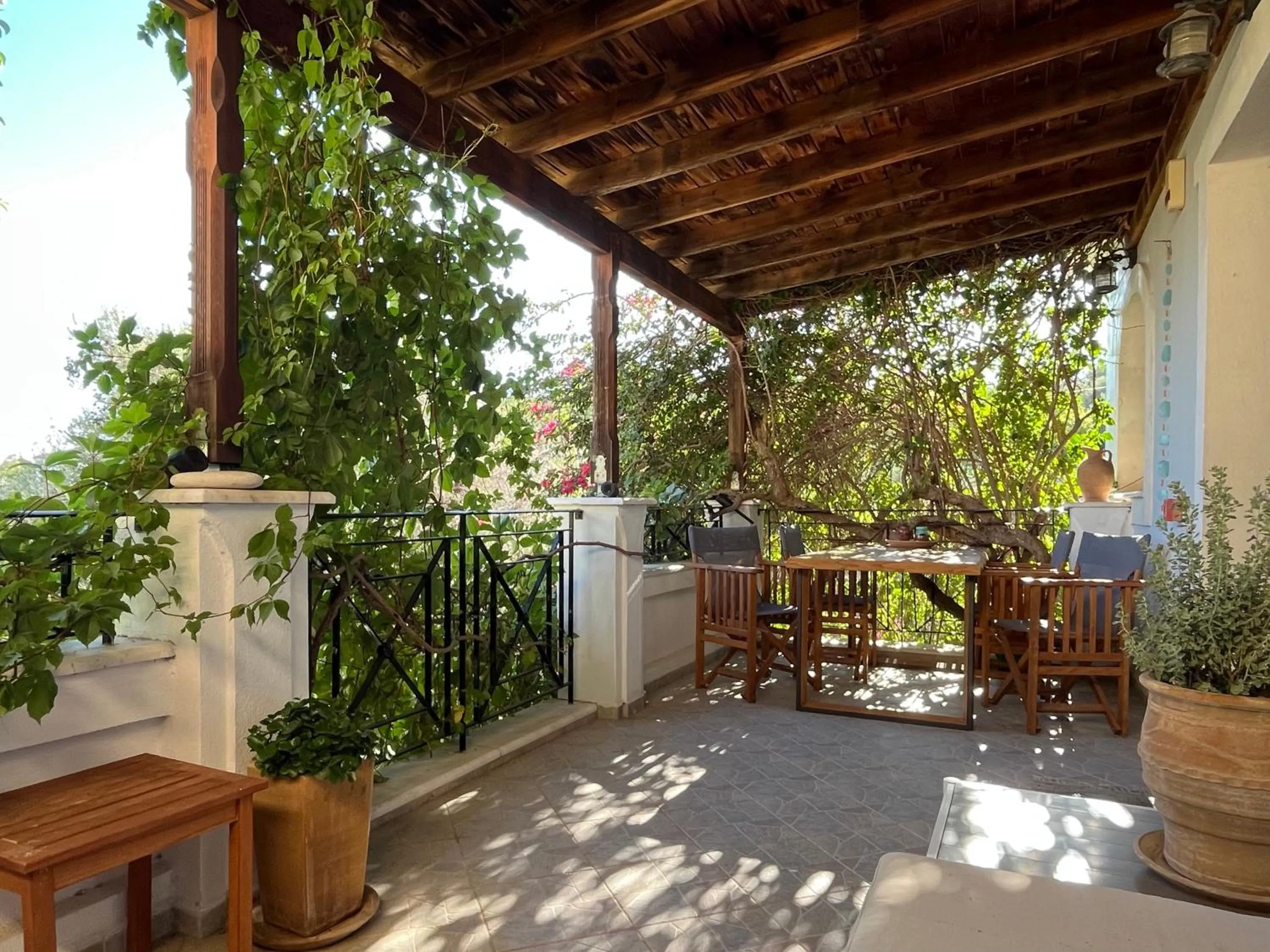 Balcony/Terrace in Pantheon Apartments & Studios