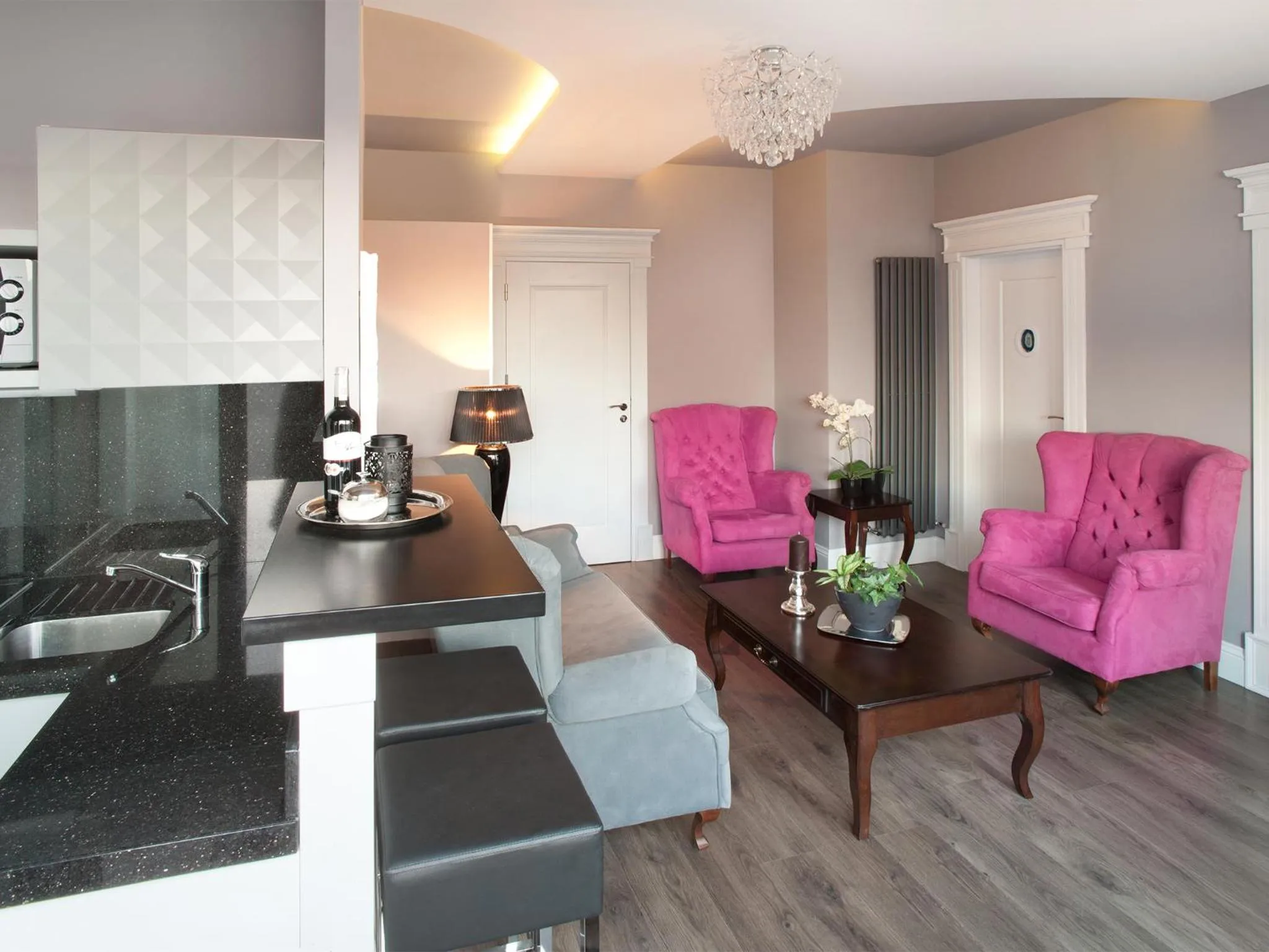 Kitchen or kitchenette in Parkside Apartments Old Town