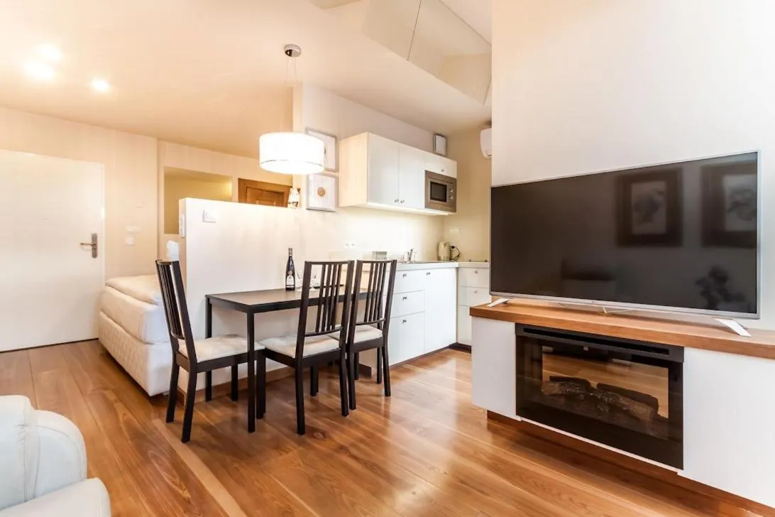 Parkside Apartments Old Town