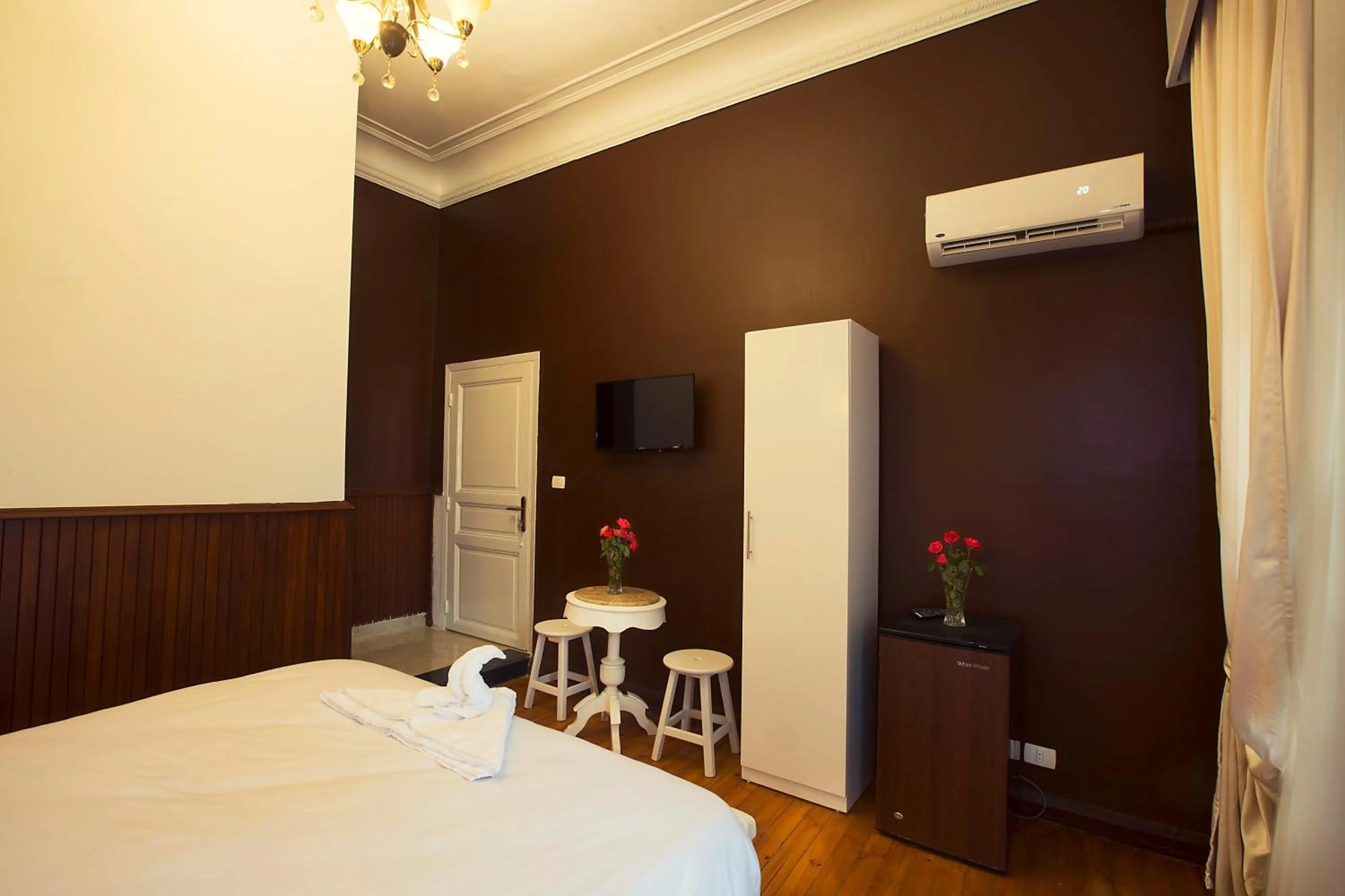 Bed in Tahrir Plaza Suites - Museum View