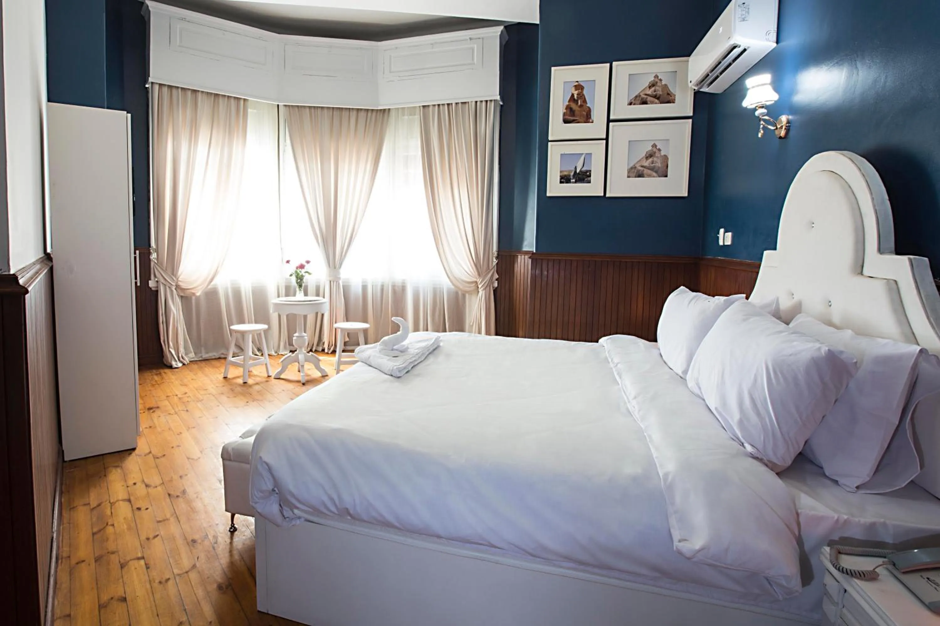 Bed in Tahrir Plaza Suites - Museum View