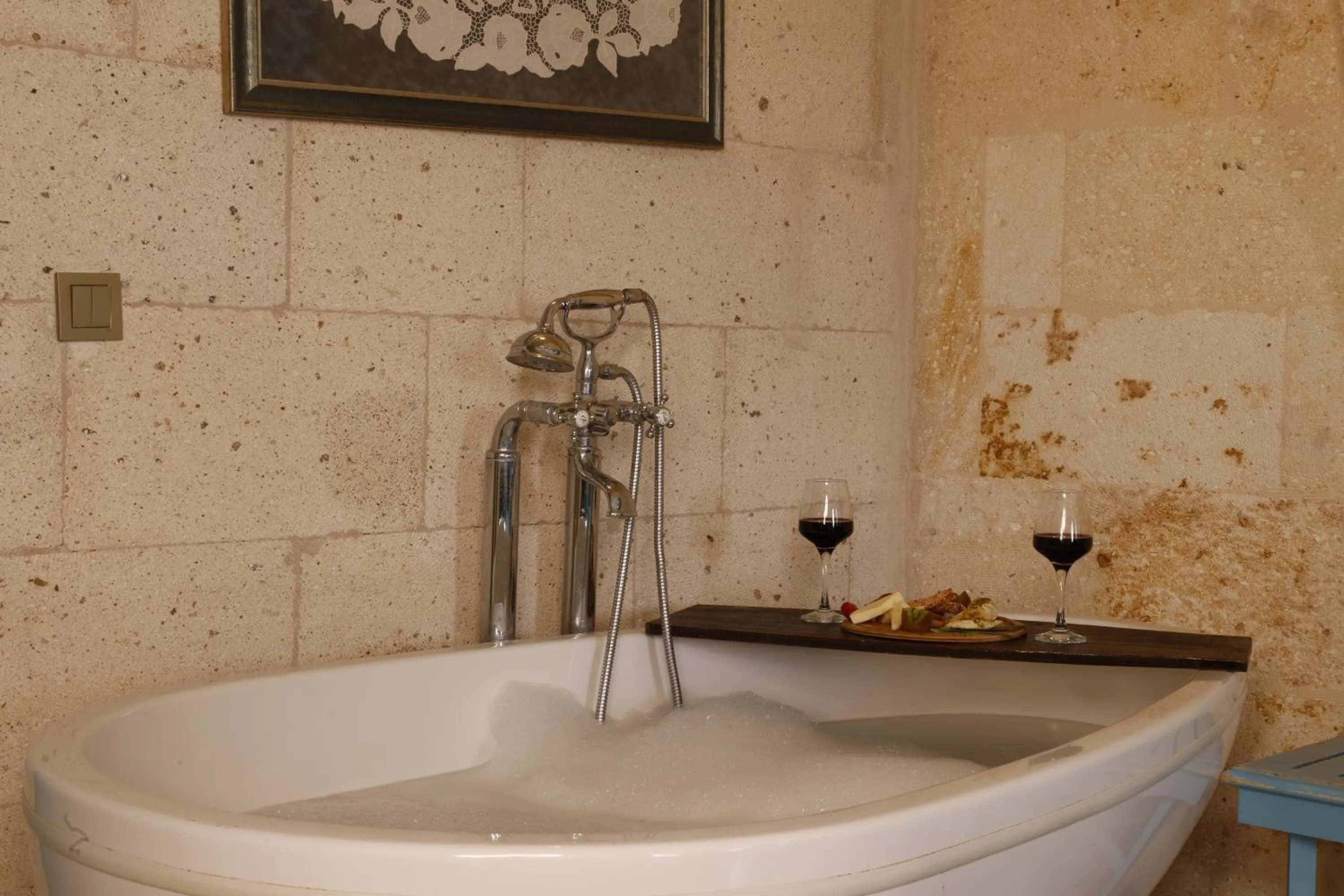 Hot Tub in Anatelein Cave Hotel