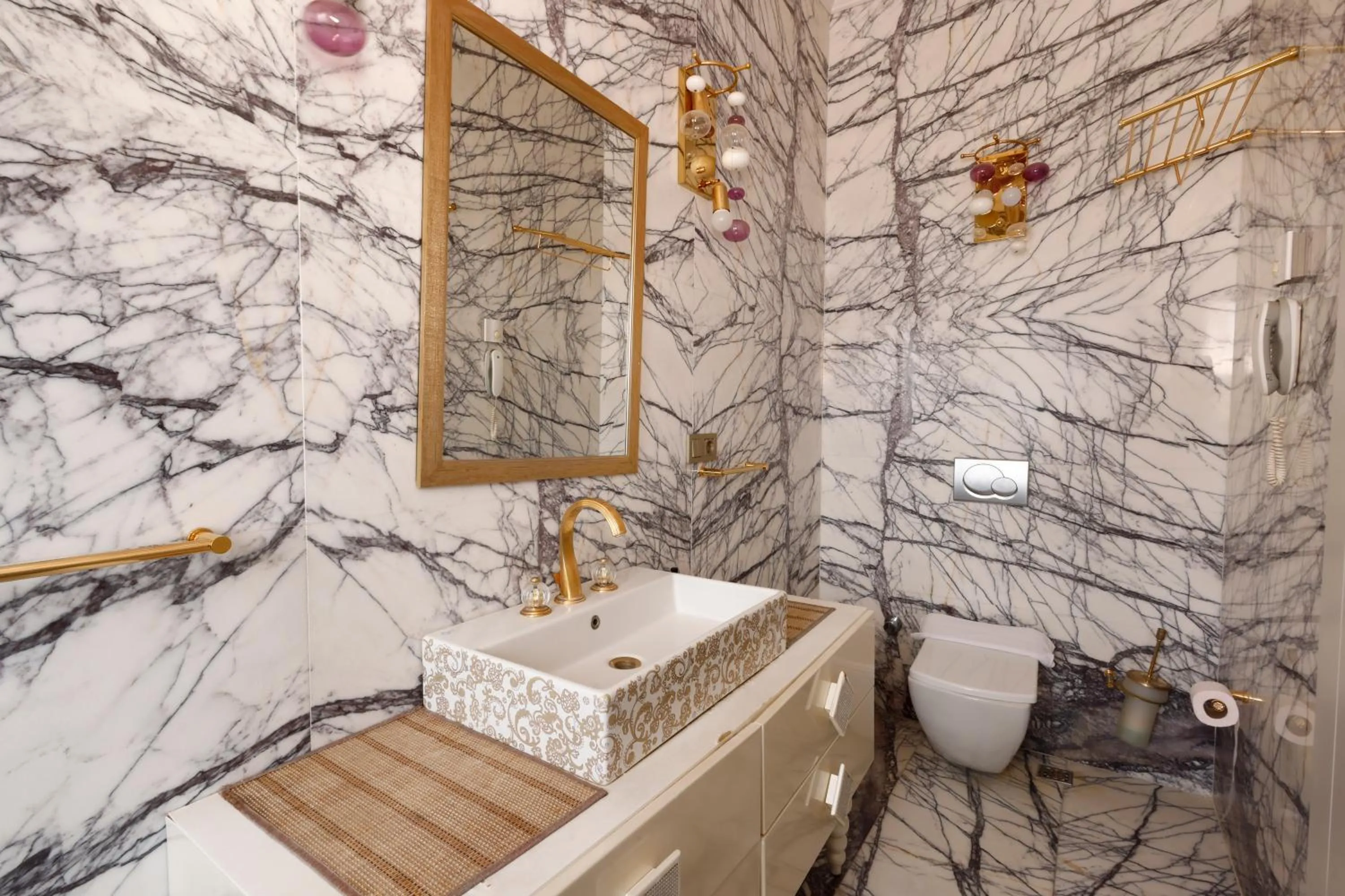 Bathroom in Anatelein Cave Hotel