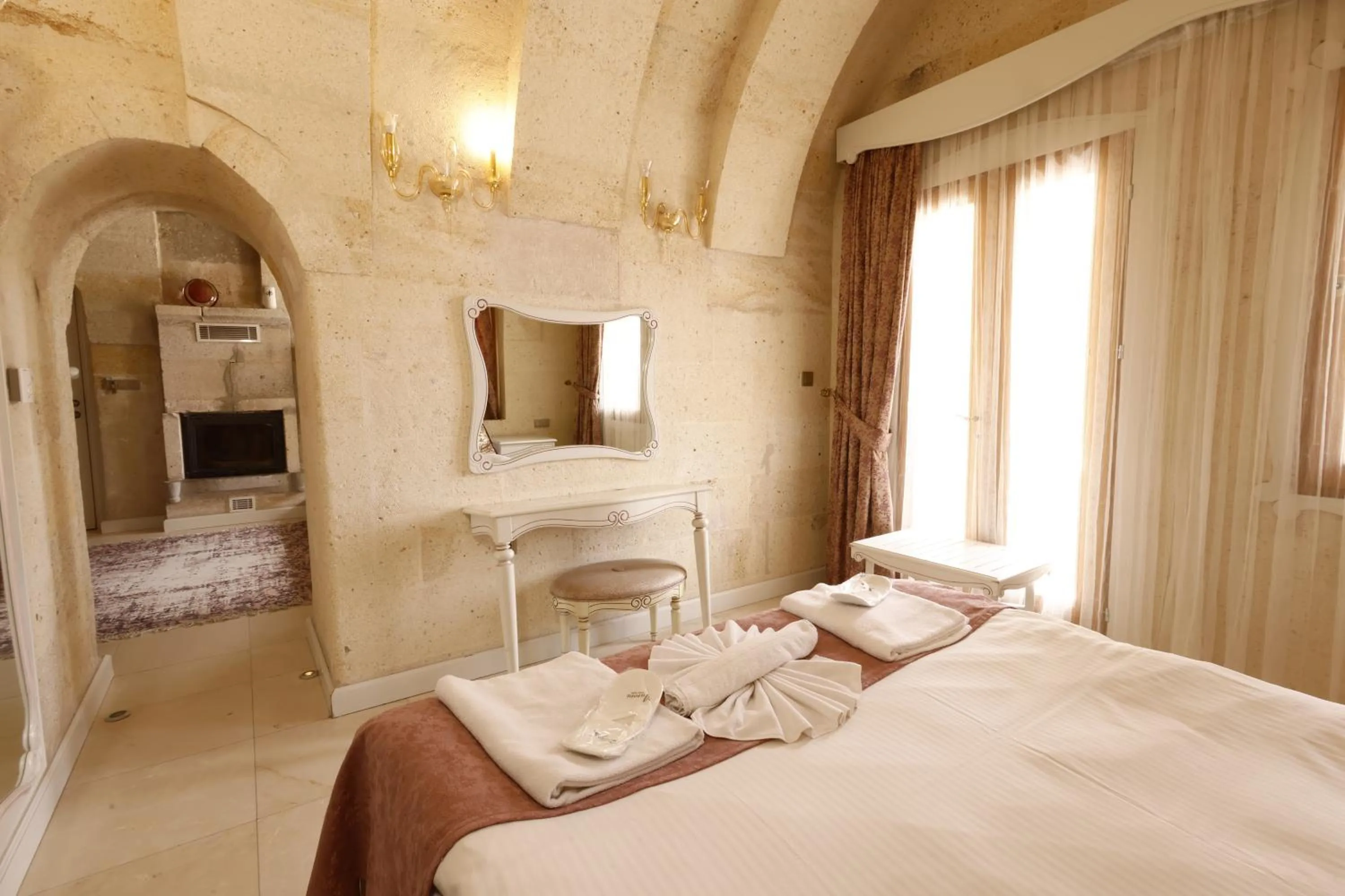 Bed in Anatelein Cave Hotel