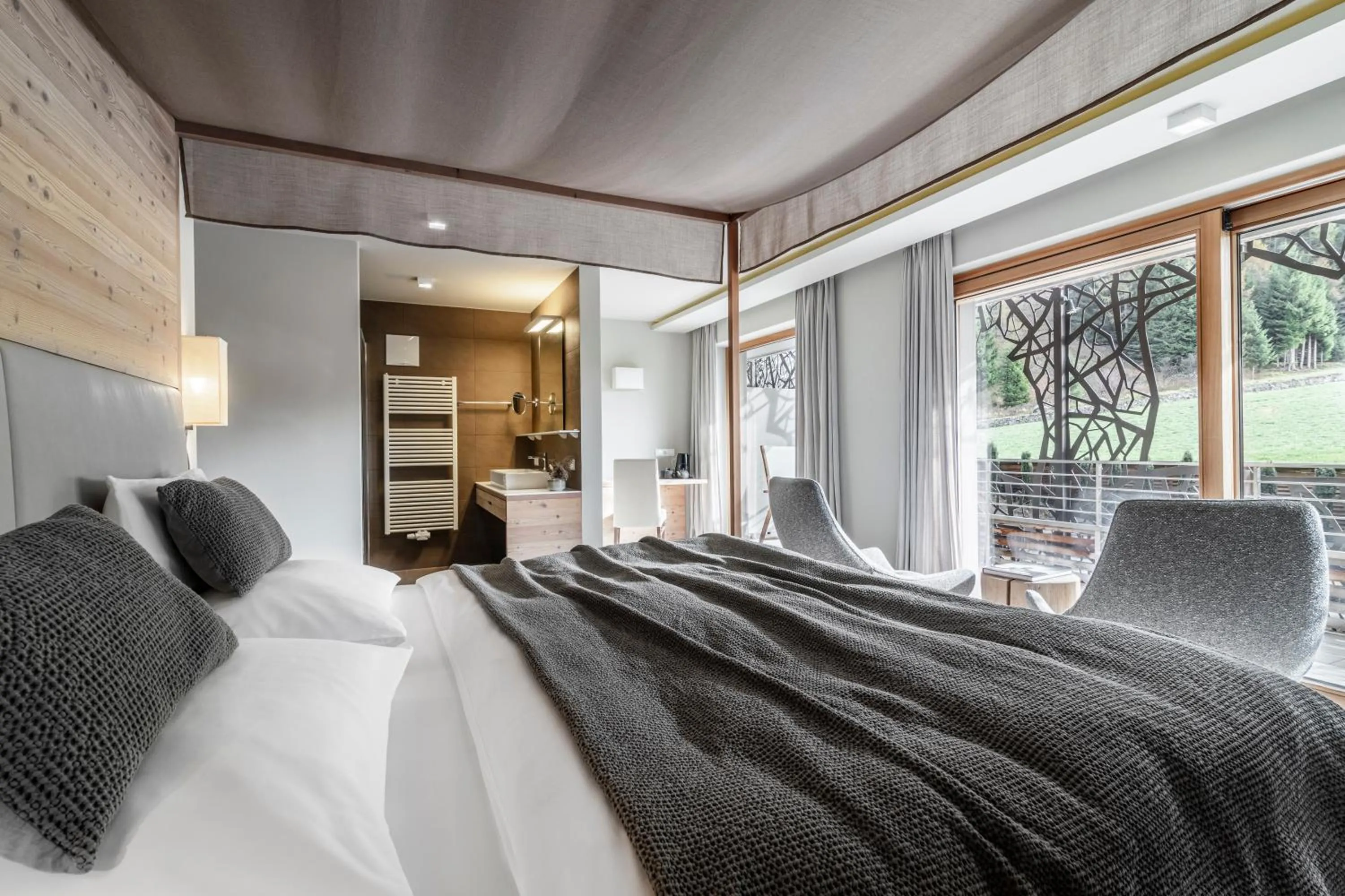 Bathroom, Bed in SILENA, your soulful hotel - adults only