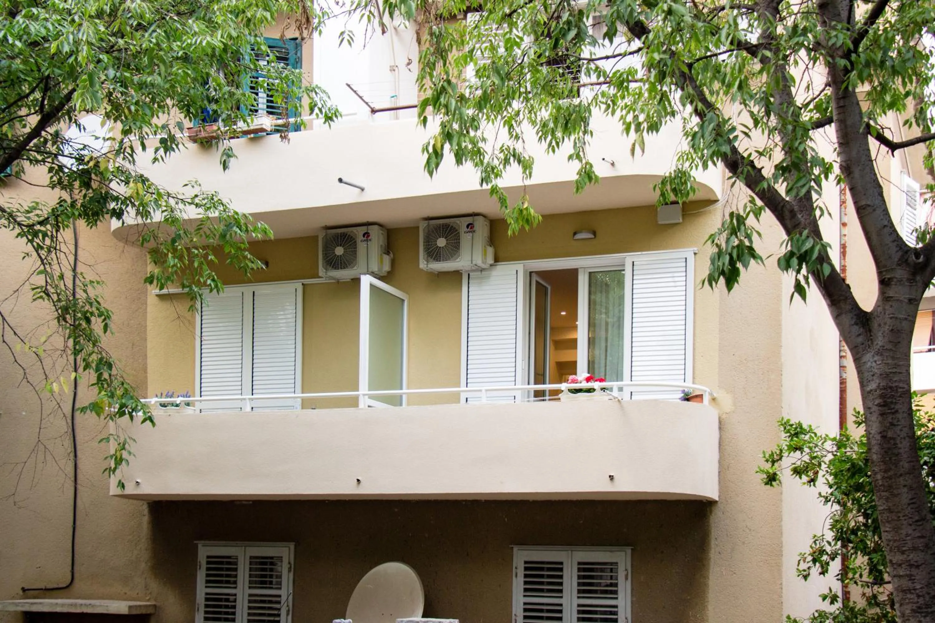 Property building in Lugo Apartments