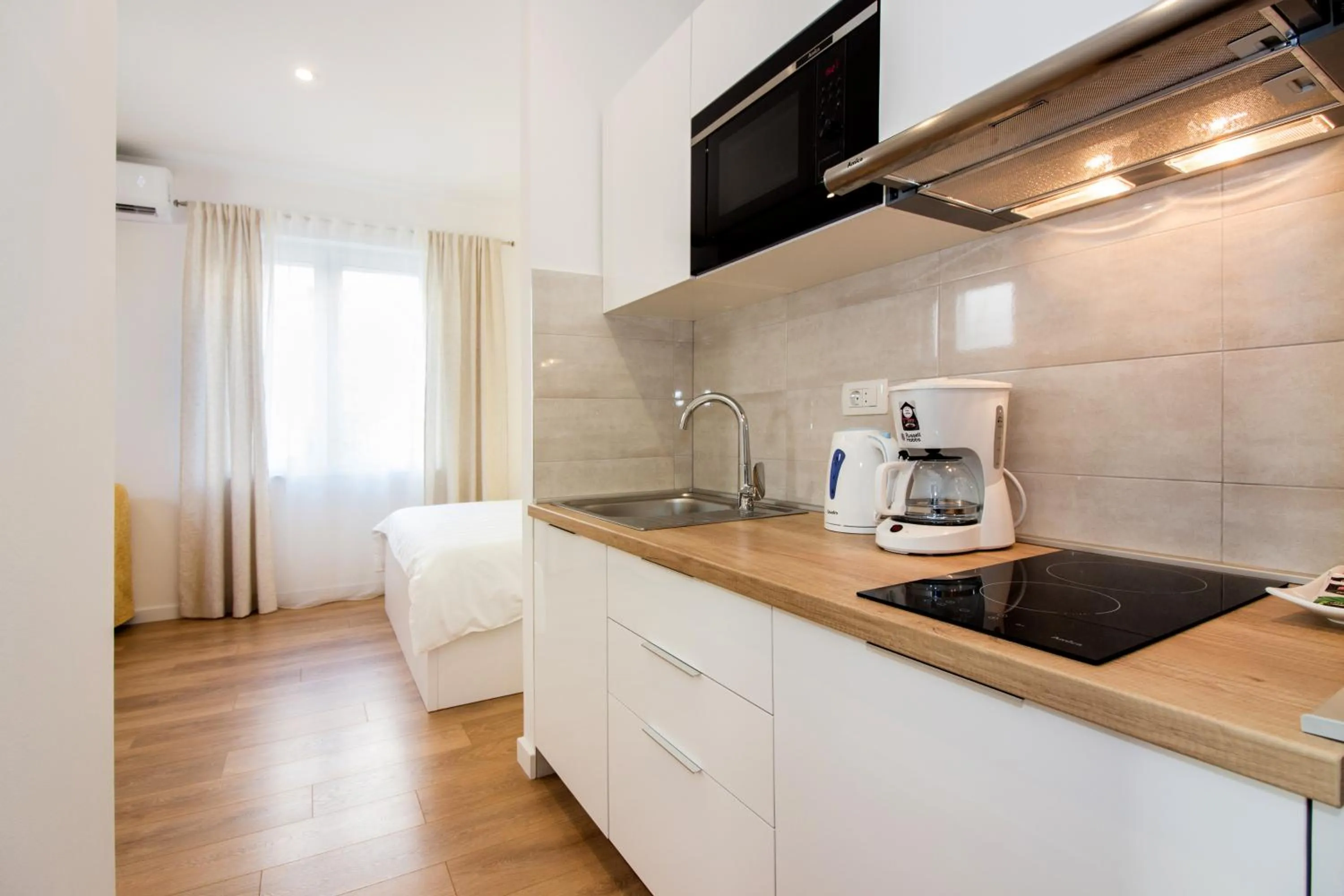 Coffee/tea facilities in Lugo Apartments