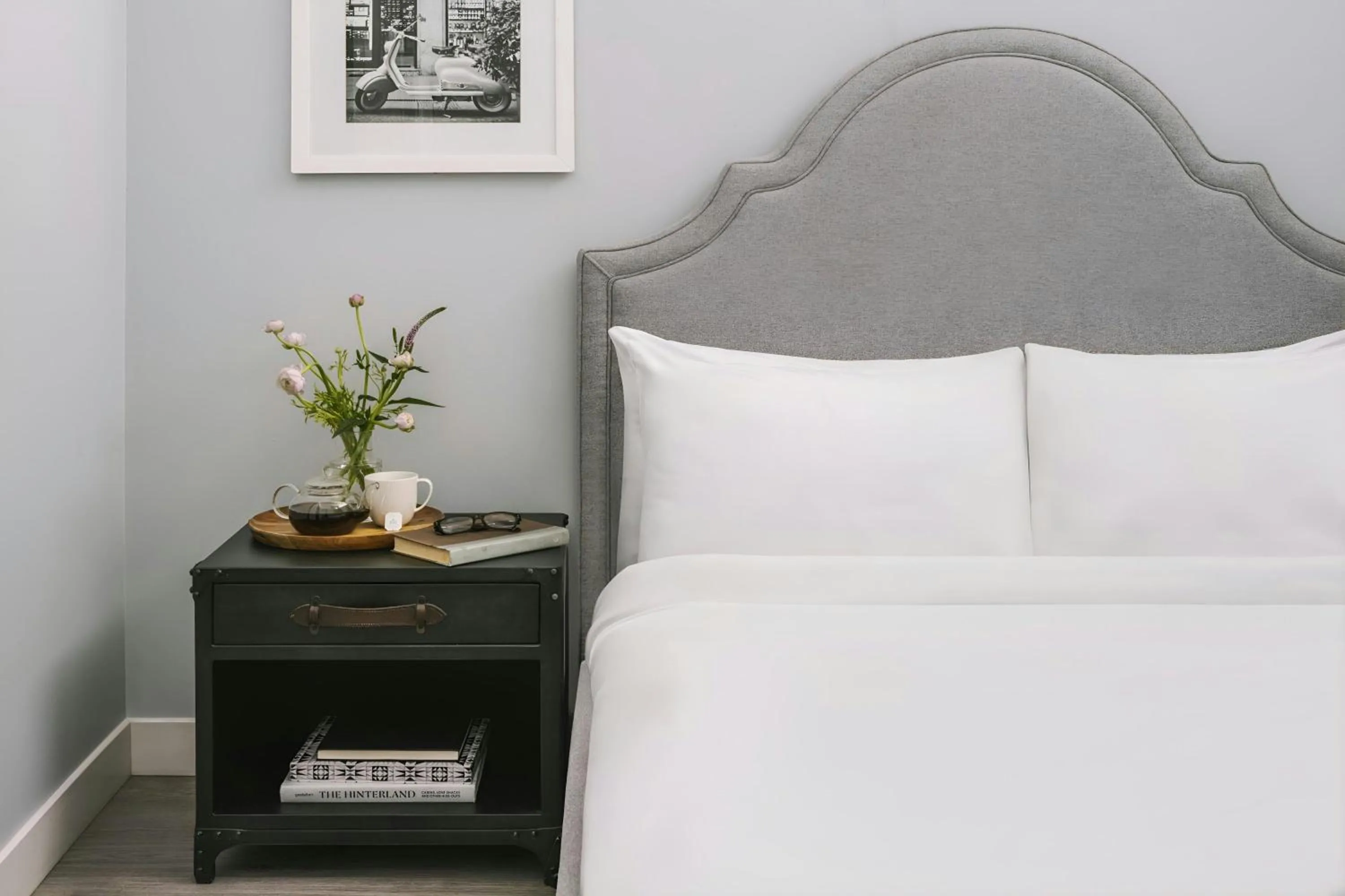 Bedroom, Bed in Sonder by Marriott Bonvoy The Plymouth Apartments Loop