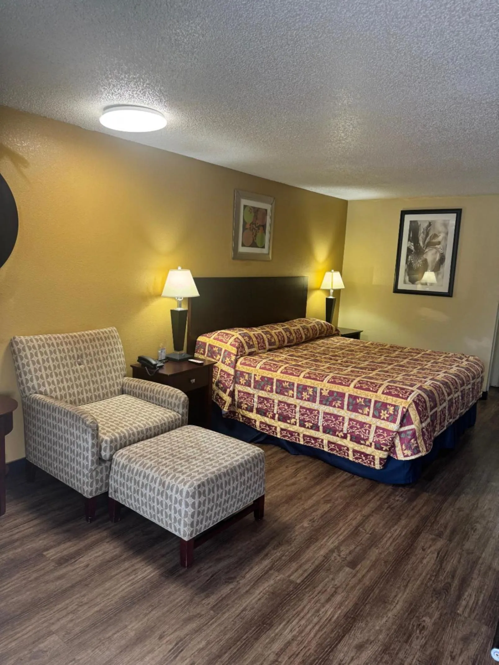 Bed in Somatel Goodlettsville