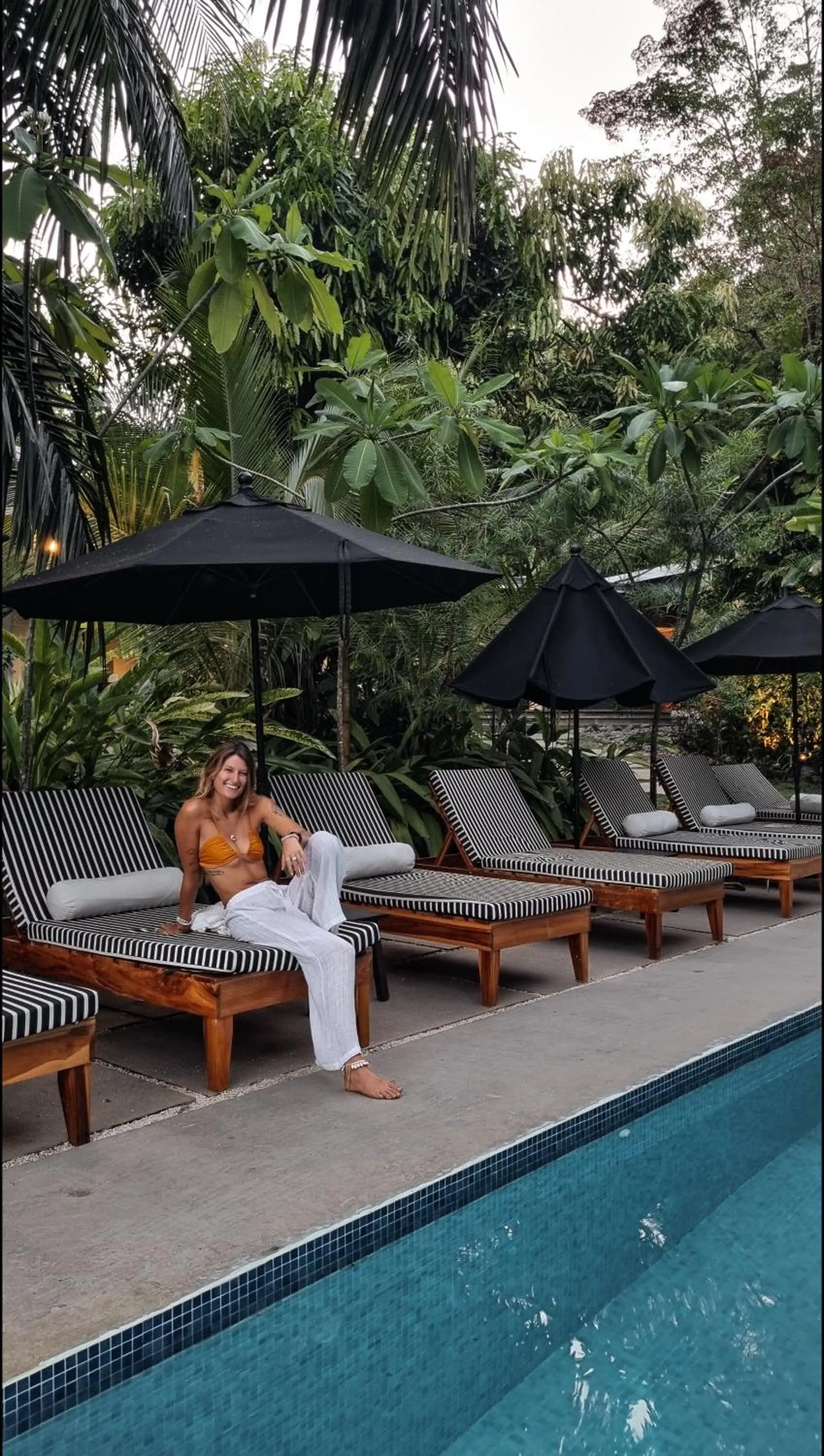 Swimming pool in Hotel Nya