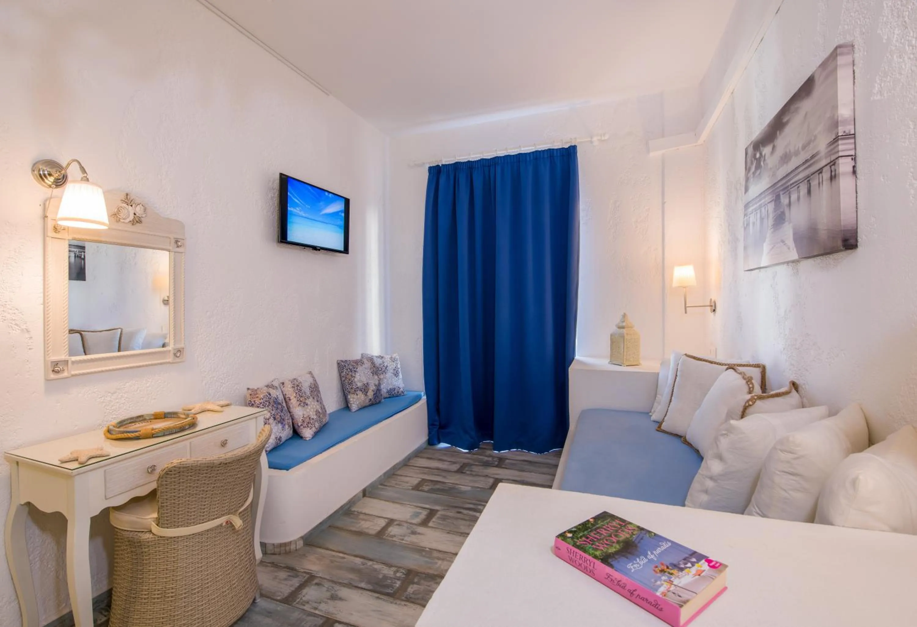 TV and multimedia, Bed in Seagull Hotel and Apartments