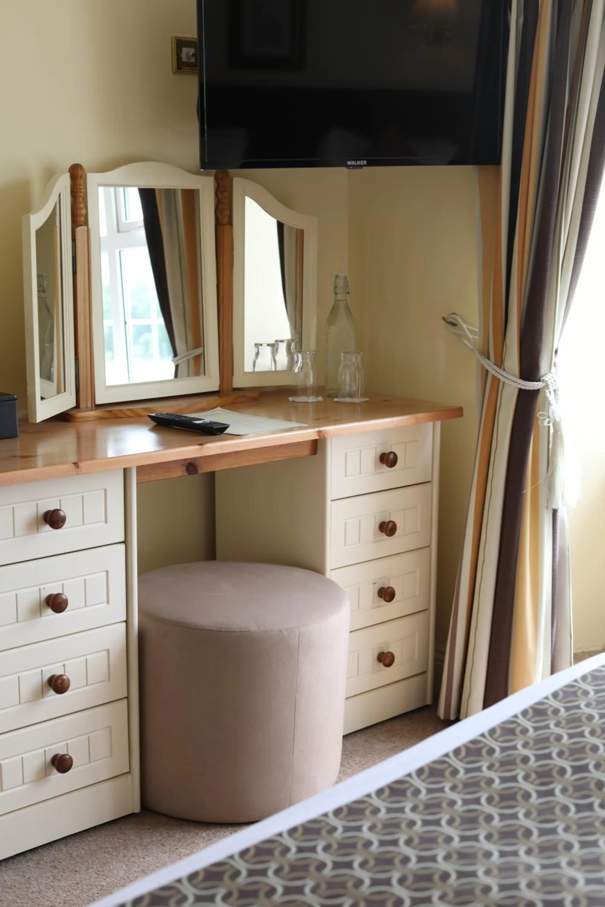 Bedroom in Killeen House Hotel