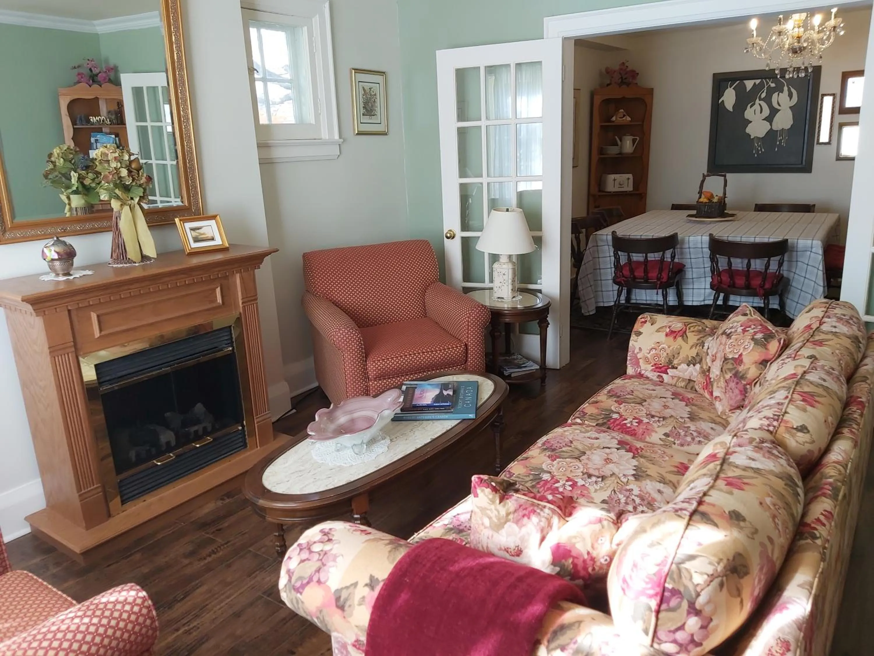 Living room in Blue Spruce Bed and Breakfast Muskoka