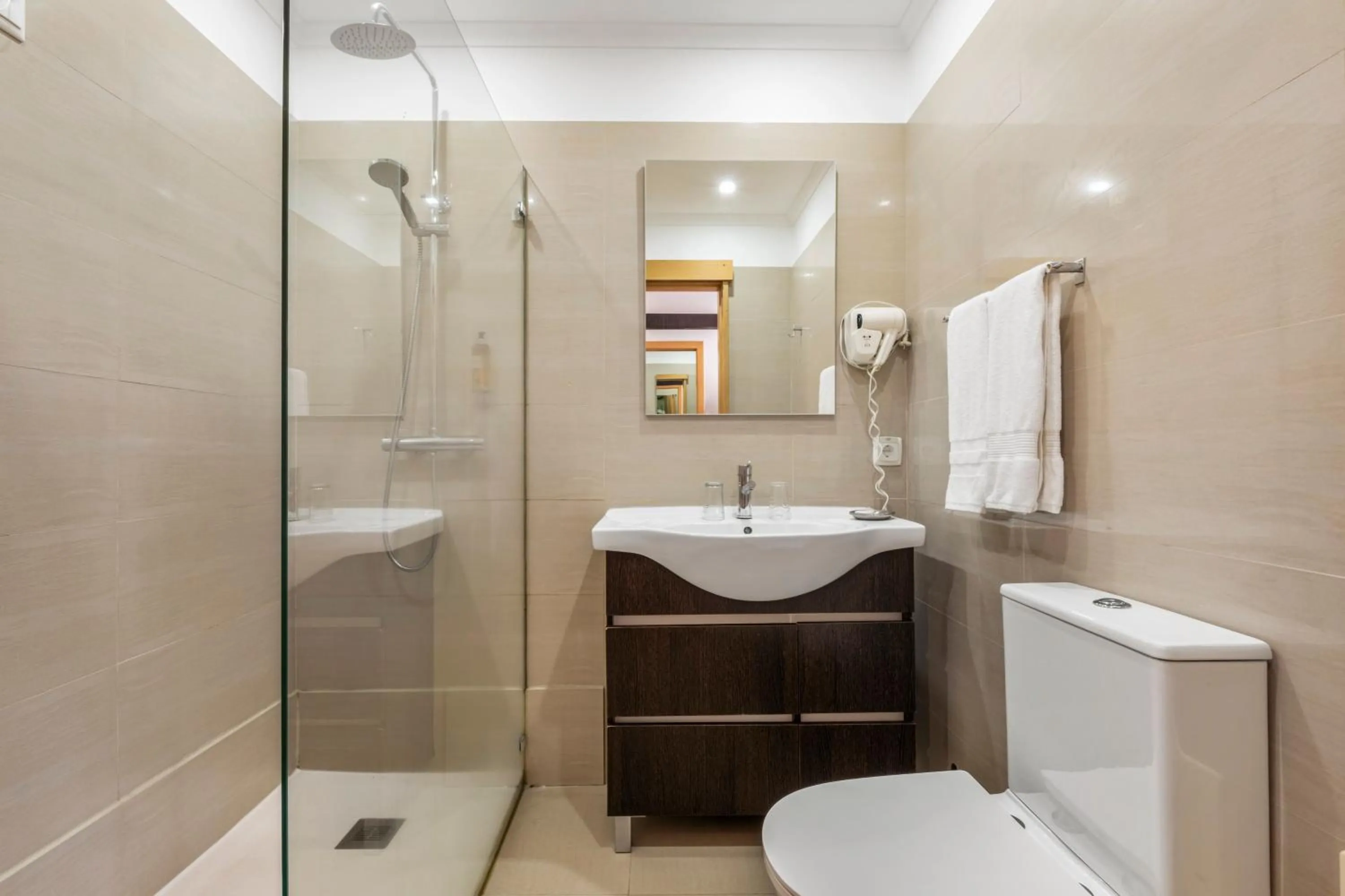 Shower in White Waters Hotel