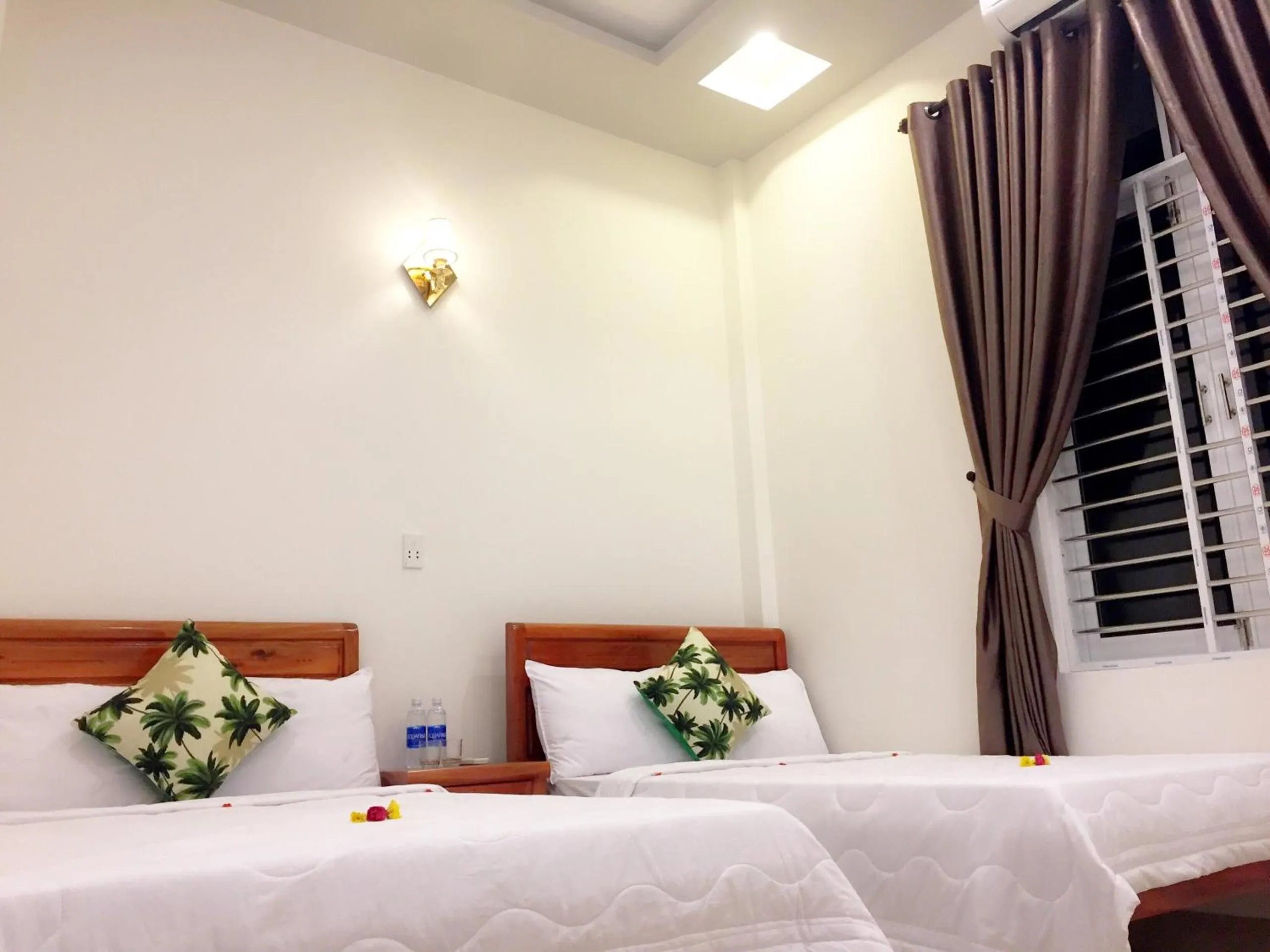 Bed in CANH DUONG MOTEL