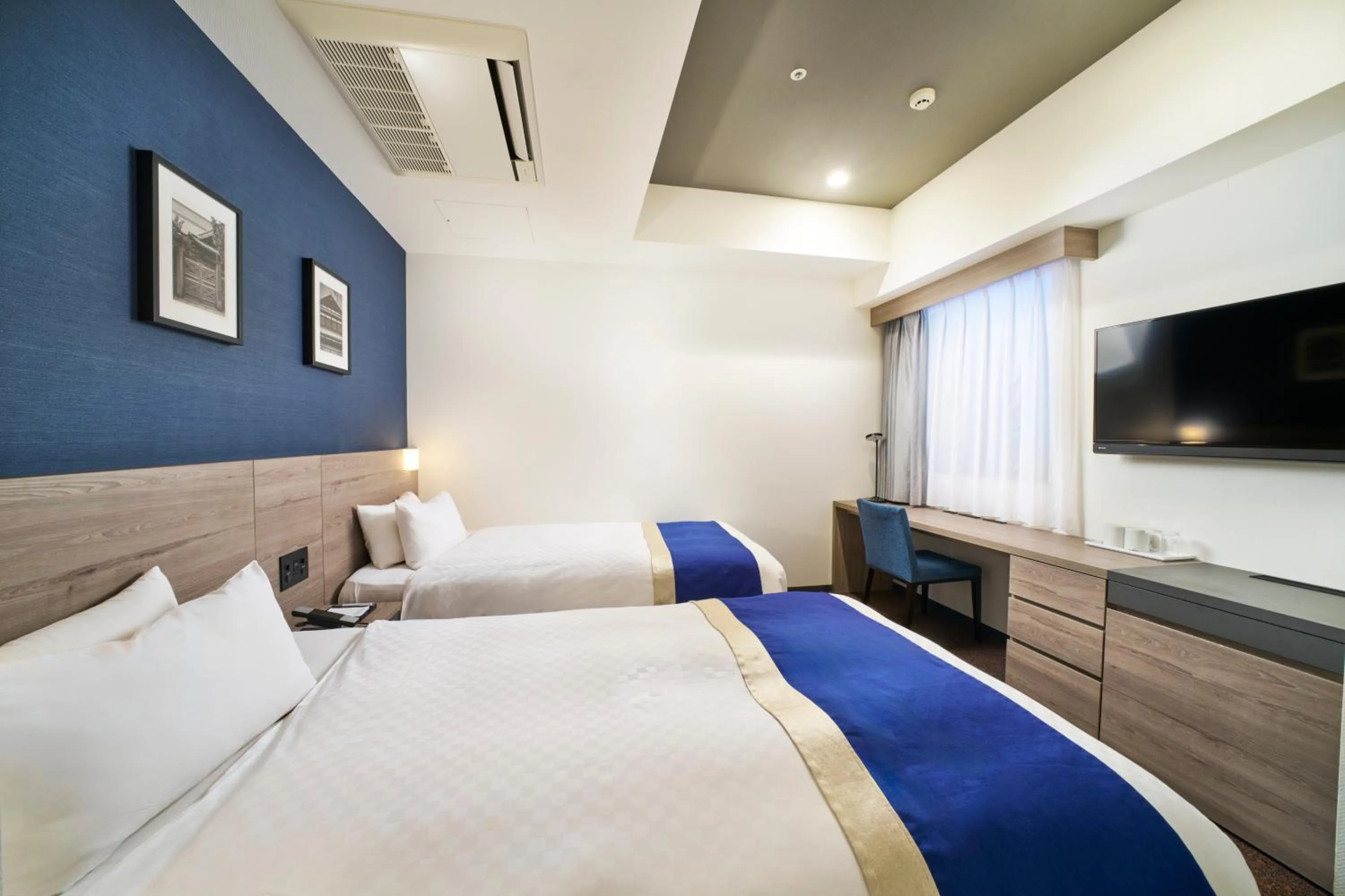 Bed in Best Western Plus Hotel Fino Osaka Kitahama