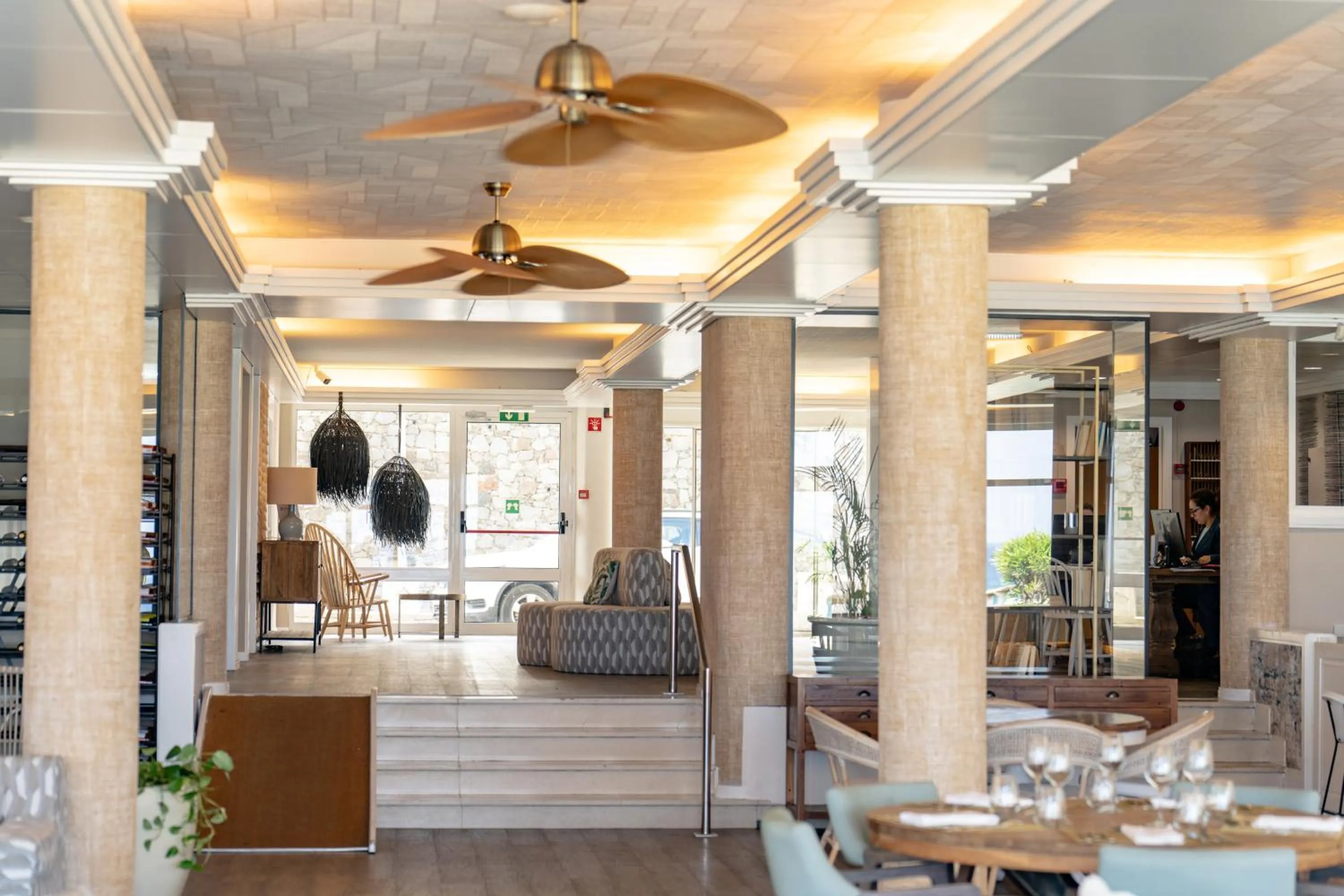 Seating area in Vila Baleira Suites