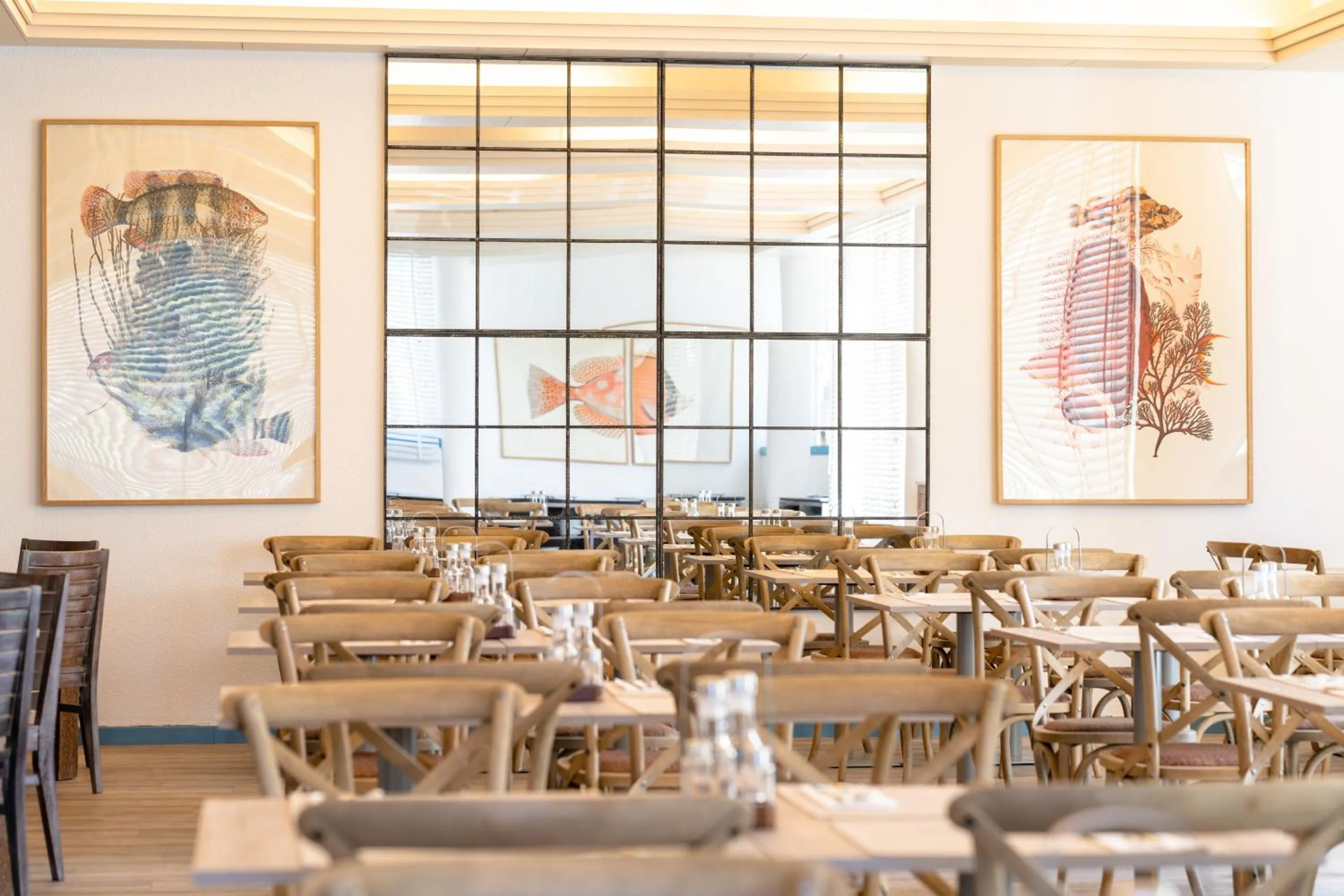 Restaurant/places to eat in Vila Baleira Suites