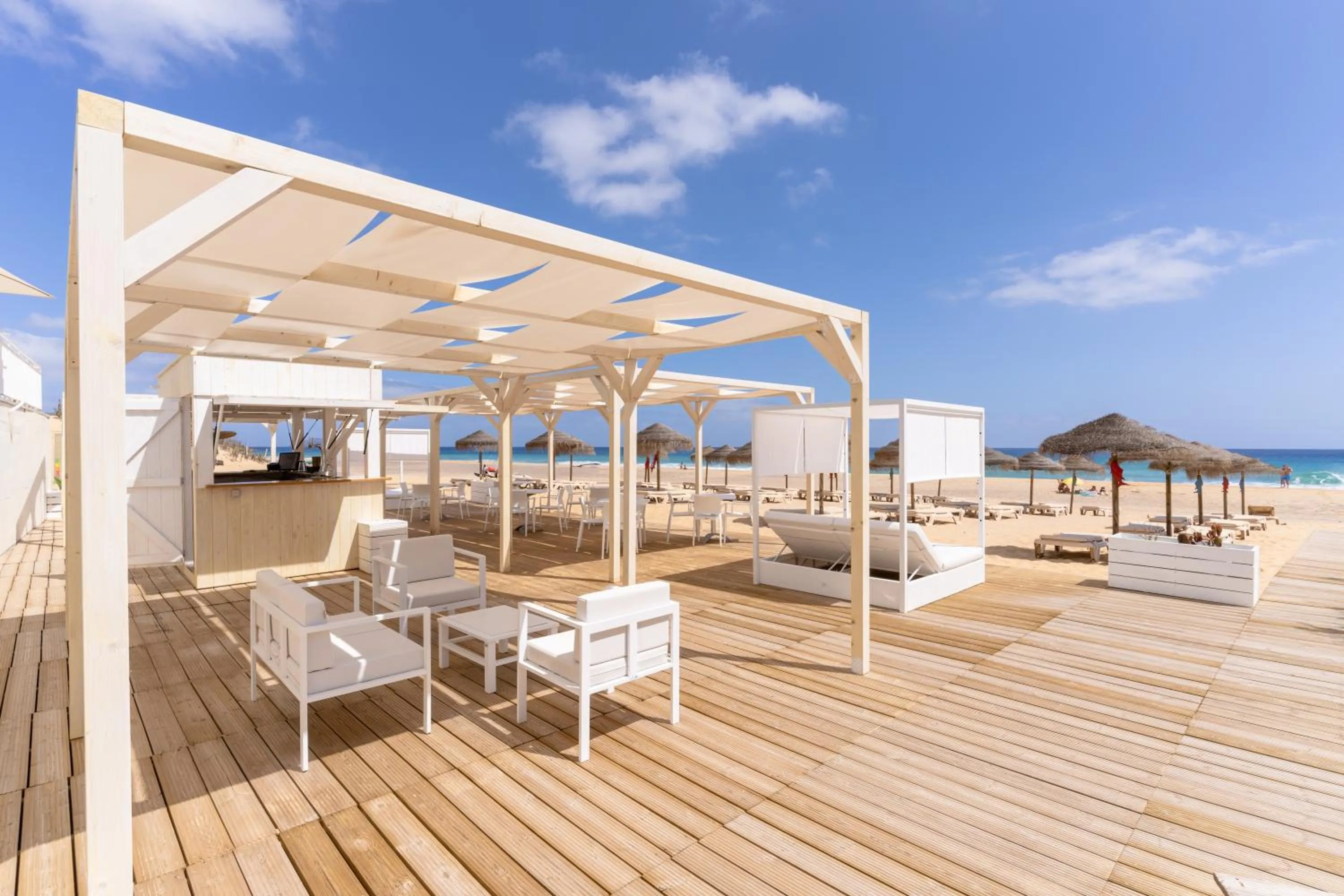 Lounge or bar in Vila Baleira Suites