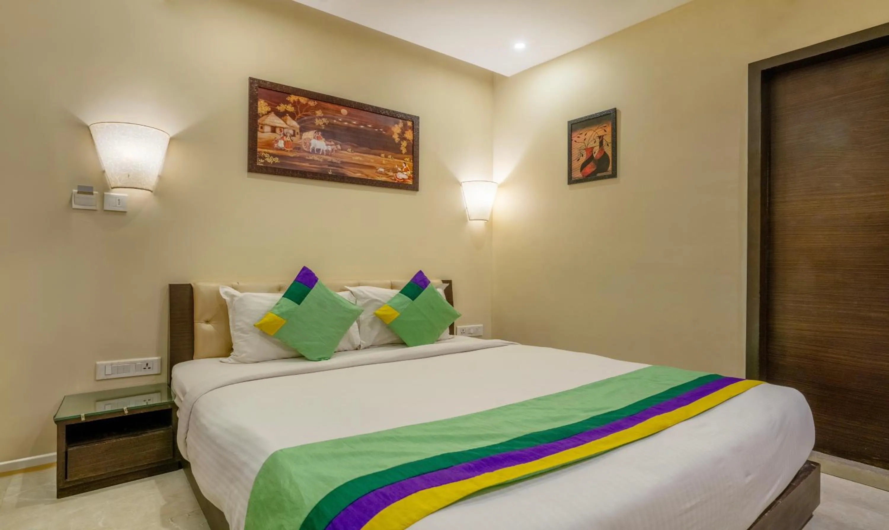 Bedroom, Bed in Treebo Acsys, Gachibowli