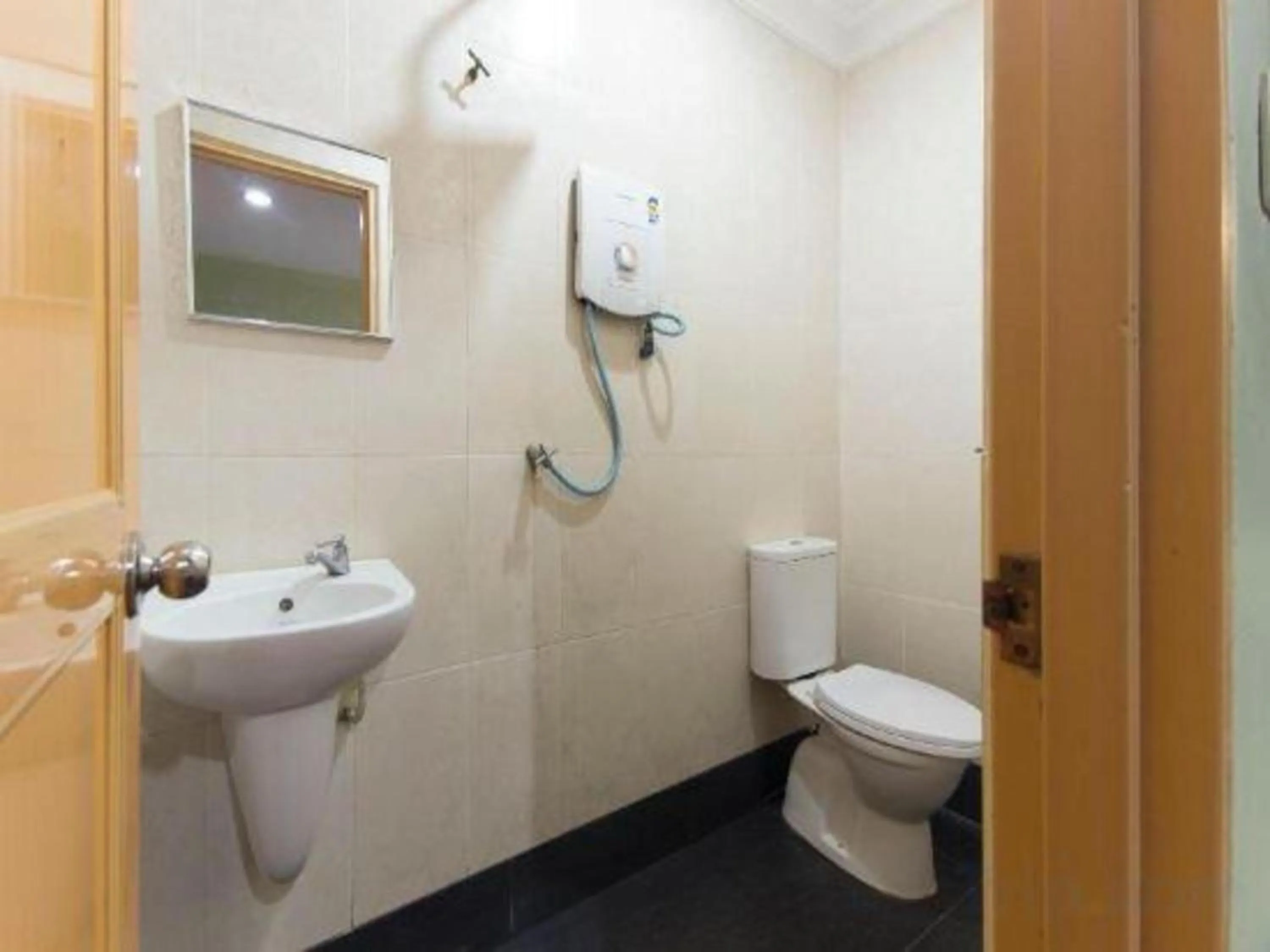 Shower in Amani Hotel