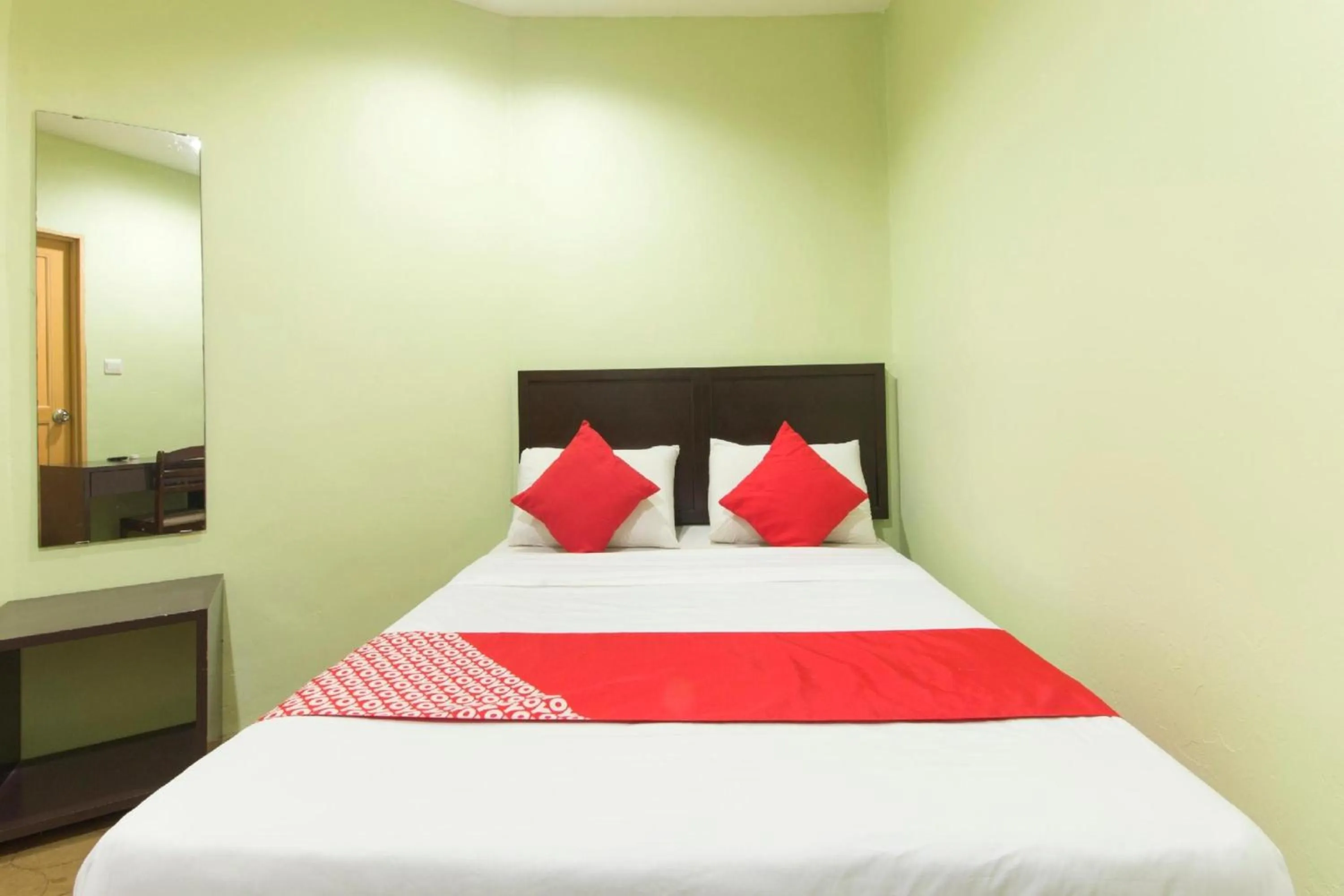 Bedroom, Bed in Amani Hotel