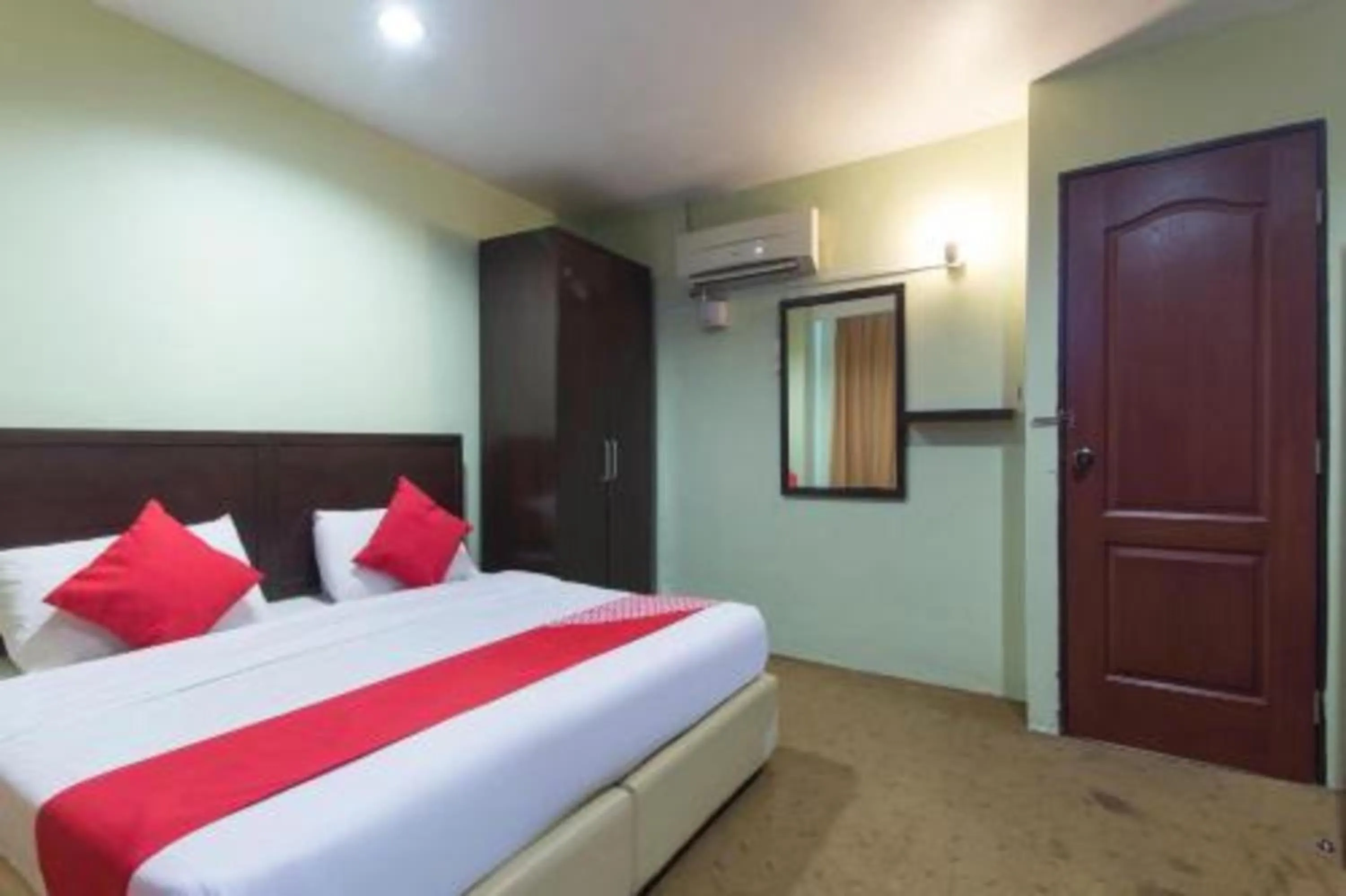 Photo of the whole room, Bed in Amani Hotel